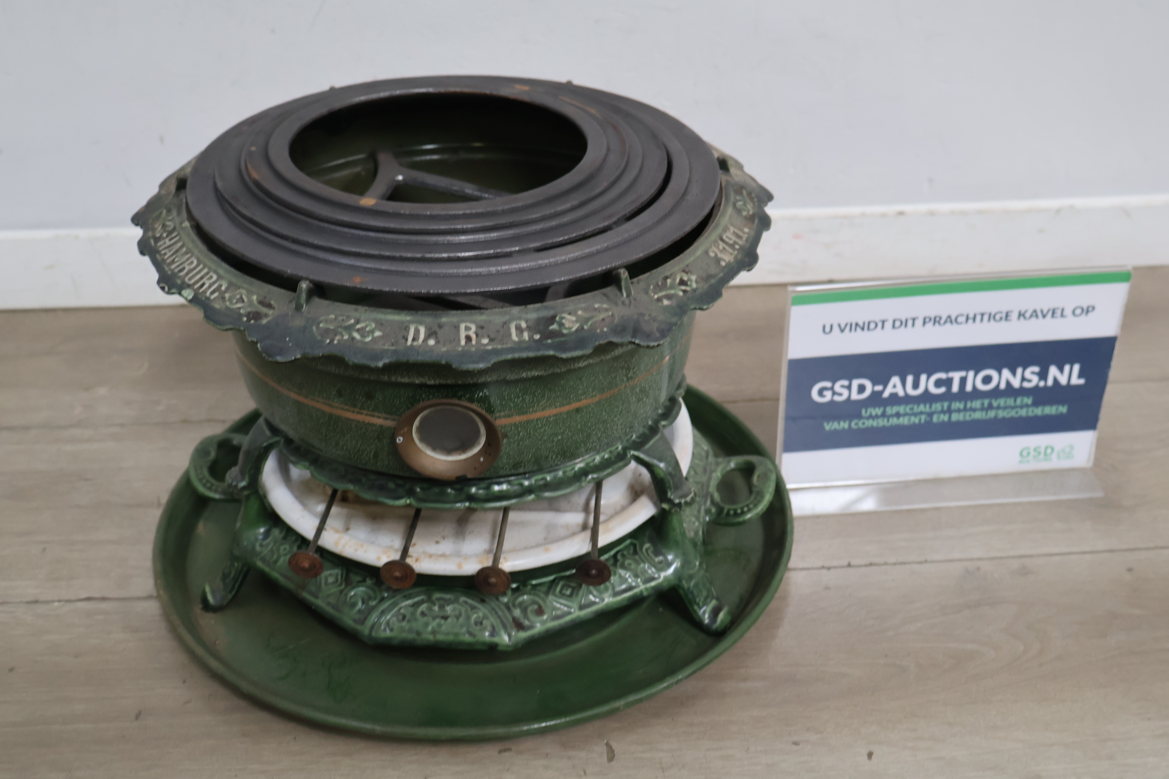 Grote Antieke petroleum-stel/ kachel – foto 2 – kavel bij GSD Auctions, Zoeterwoude