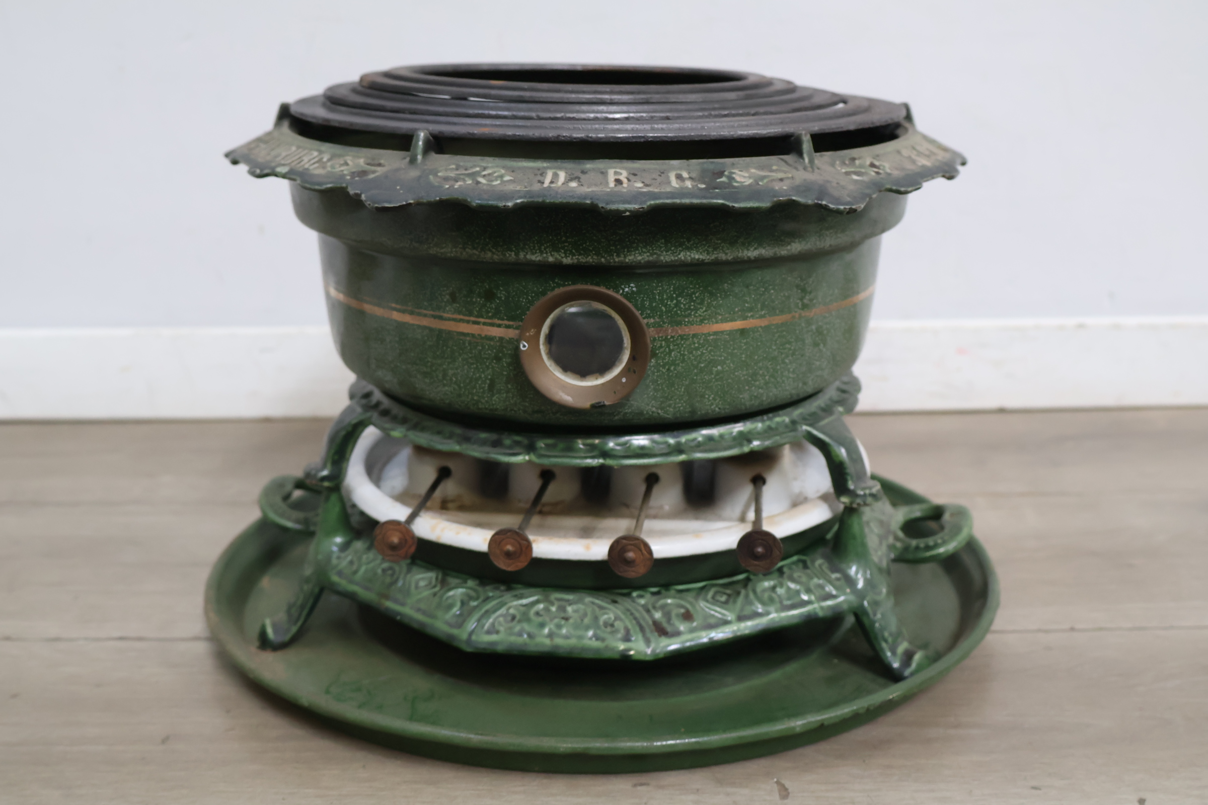 Grote Antieke petroleum-stel/ kachel – foto 3 – kavel bij GSD Auctions, Zoeterwoude