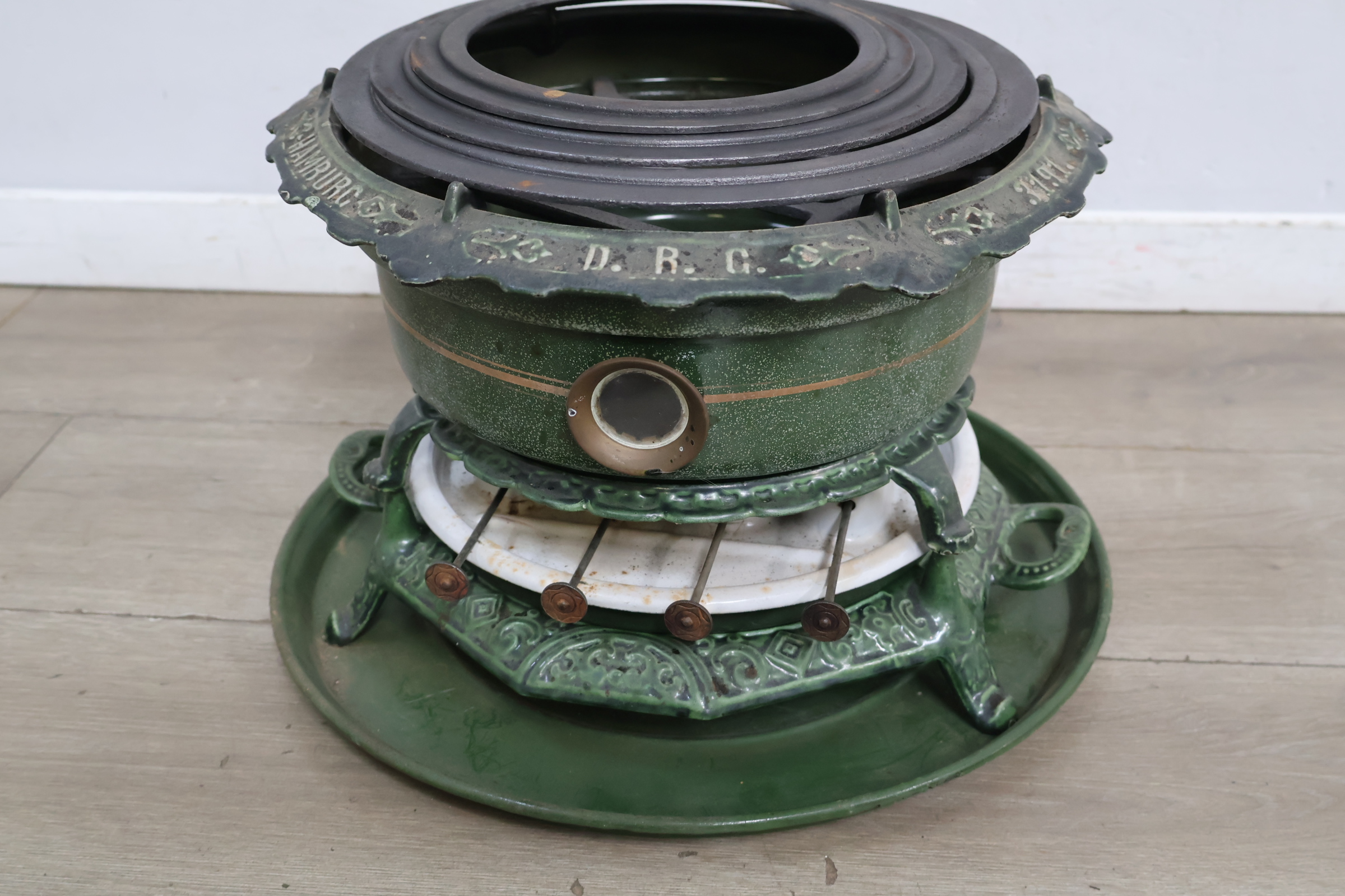 Grote Antieke petroleum-stel/ kachel – foto 5 – kavel bij GSD Auctions, Zoeterwoude