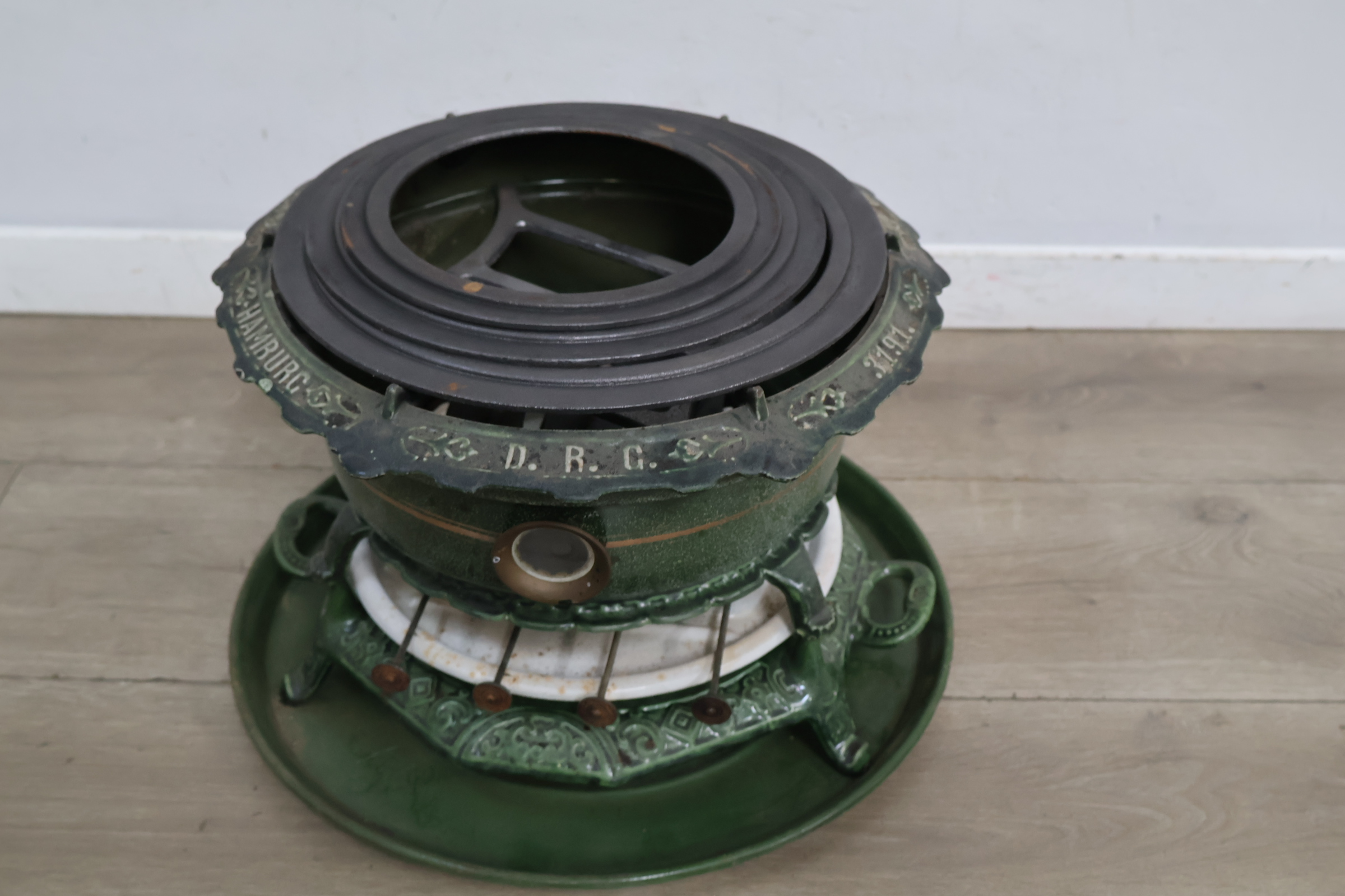 Grote Antieke petroleum-stel/ kachel – foto 6 – kavel bij GSD Auctions, Zoeterwoude