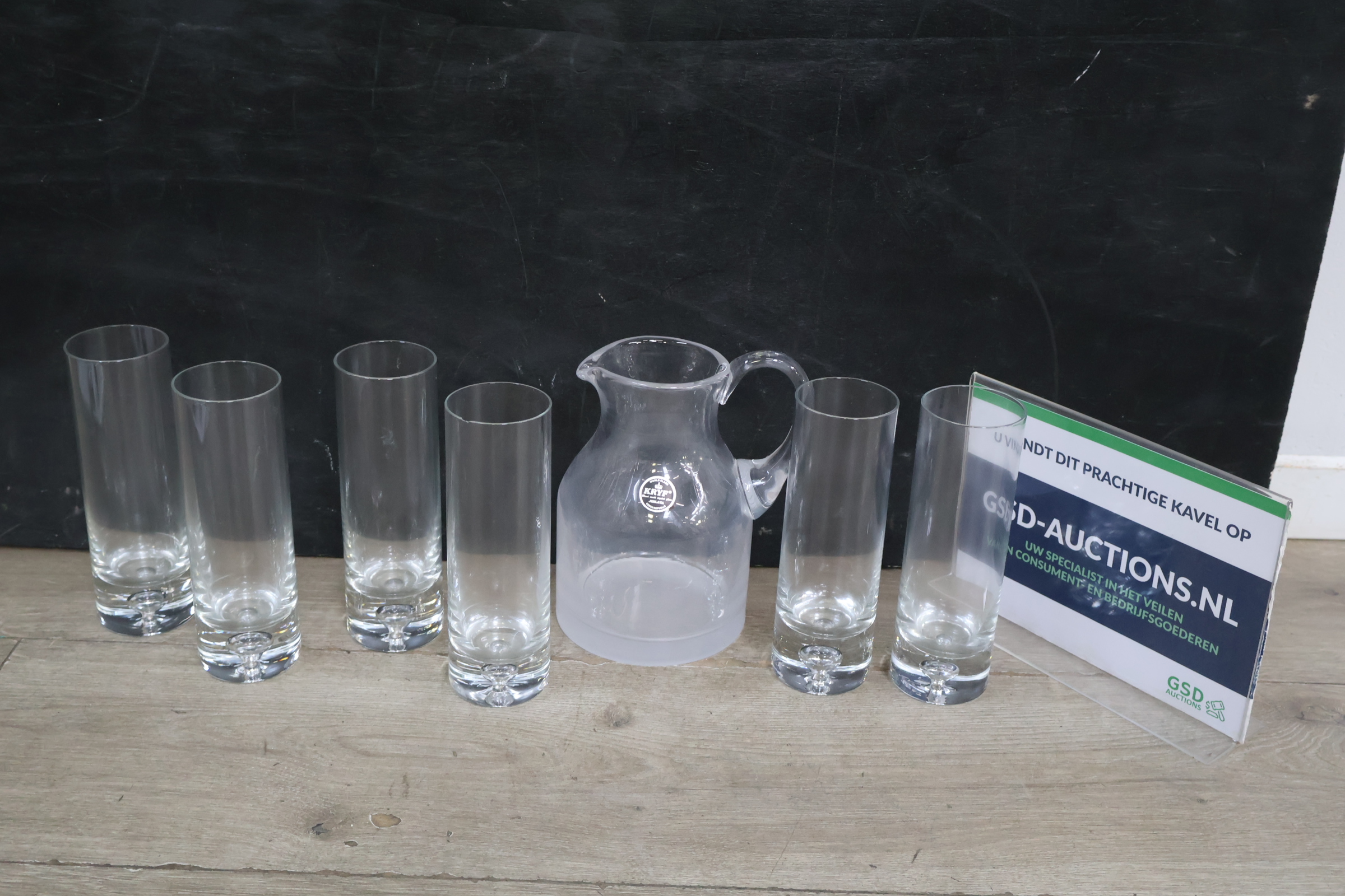 Karaf met zes longdrinks – foto 2 – kavel bij GSD Auctions, Zoeterwoude