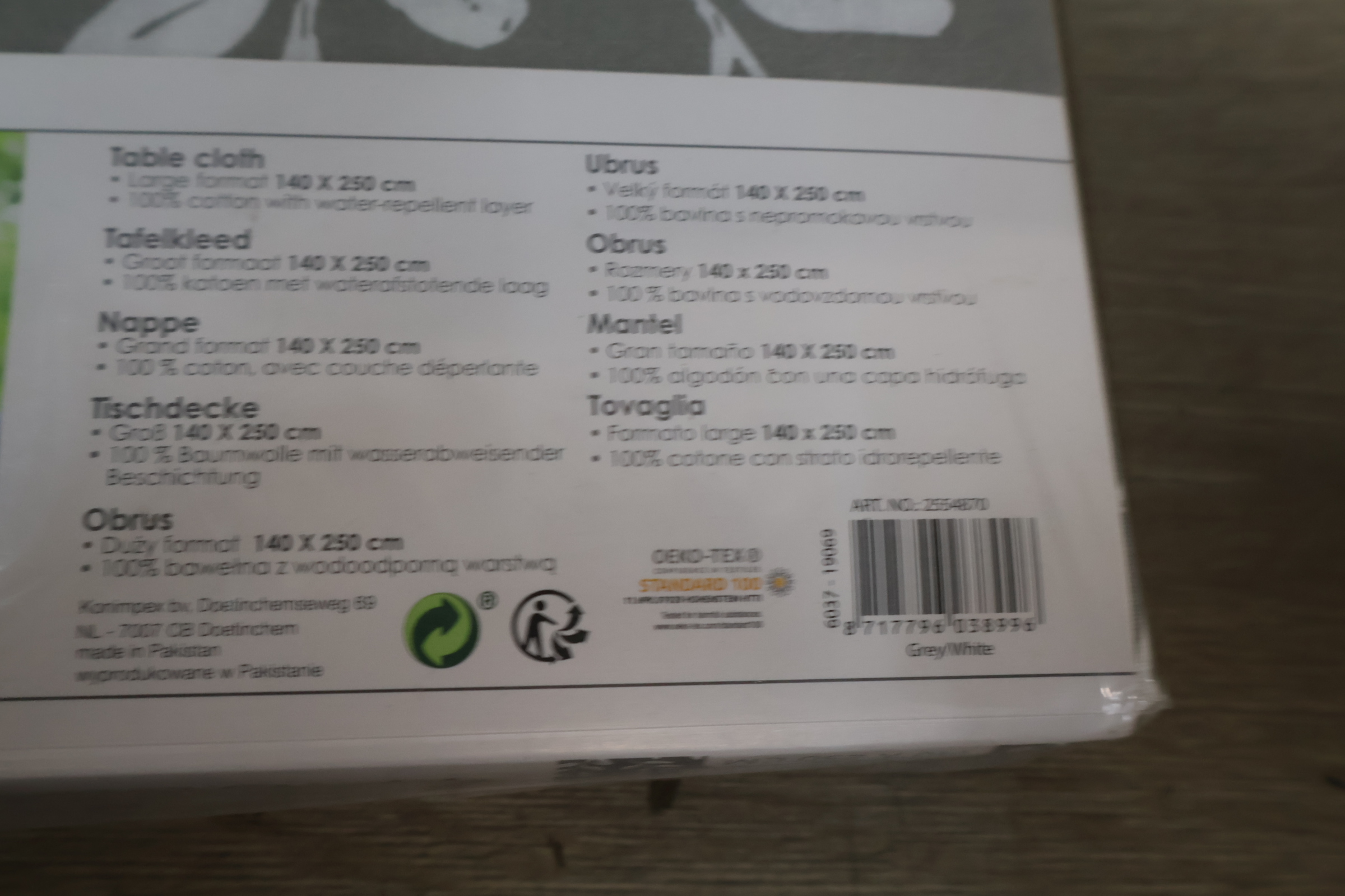 Tafelkleed 140x250 cm met waterafstotende laag – foto 8 – kavel bij GSD Auctions, Zoeterwoude