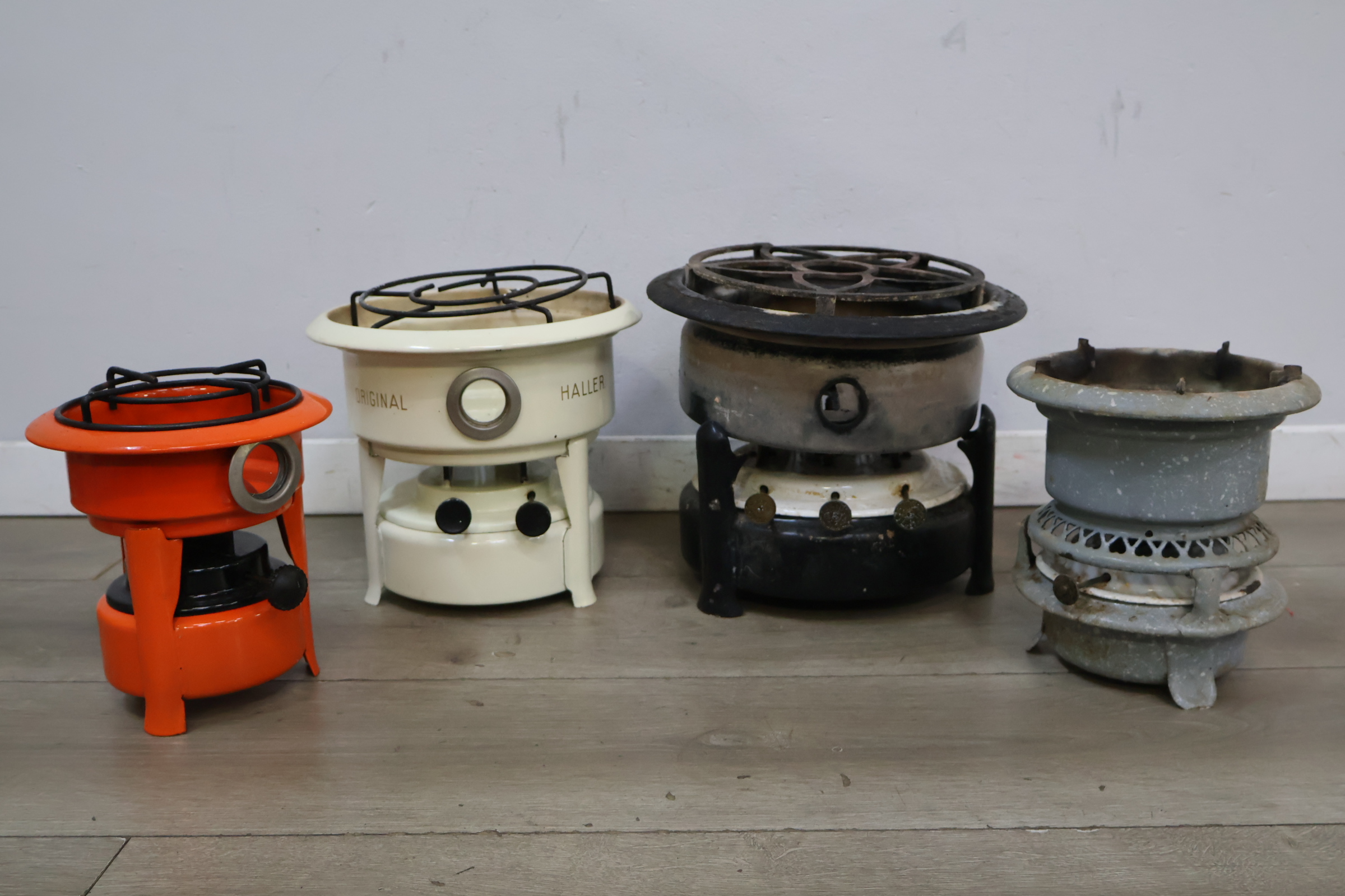 Set vintage petroleum-stellen waaronder Haller – foto 3 – kavel bij GSD Auctions, Zoeterwoude