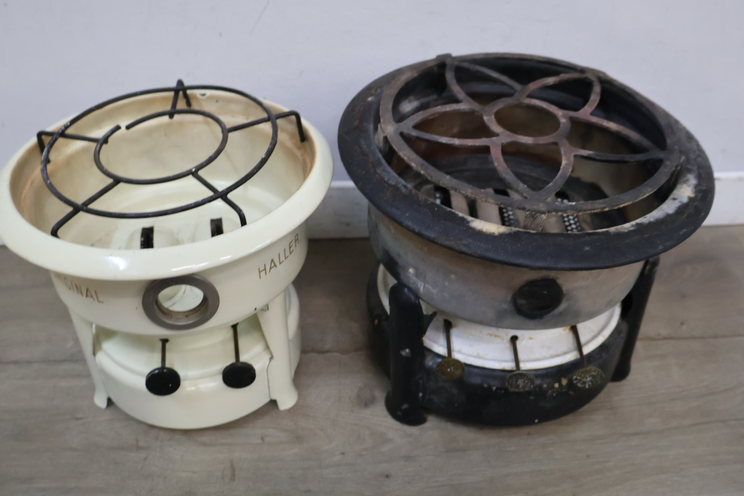 Set vintage petroleum-stellen waaronder Haller – foto 6 – kavel bij GSD Auctions, Zoeterwoude