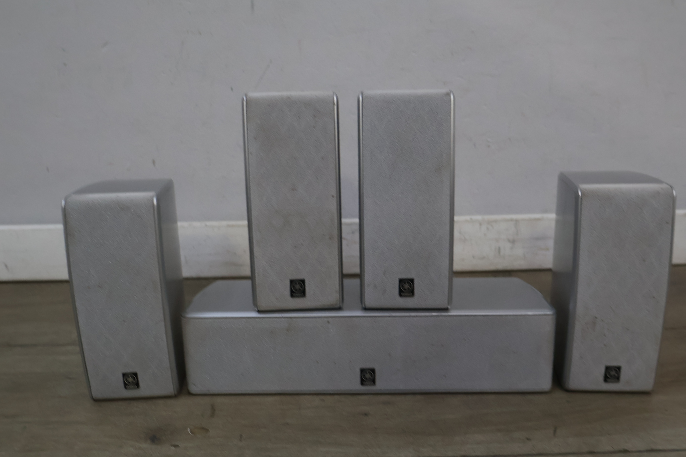 Yamaha set van 5 luidsprekers – foto 4 – kavel bij GSD Auctions, Zoeterwoude