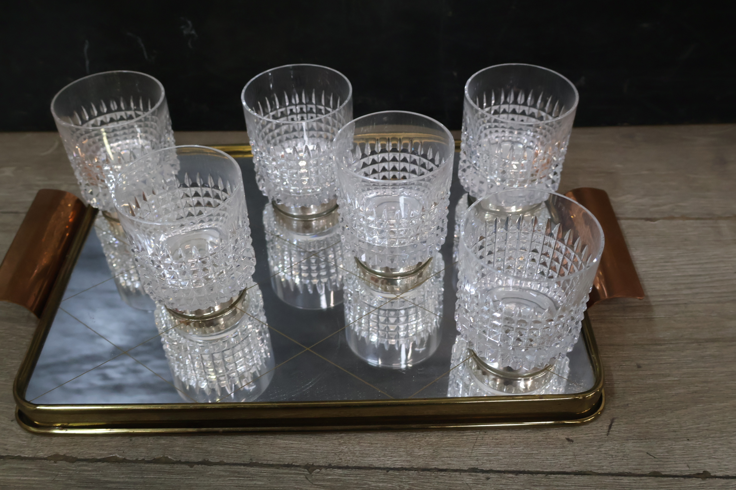 Set van 6 Kristallen Likeurglazen met vintage Dienblad – foto 4 – kavel bij GSD Auctions, Zoeterwoude