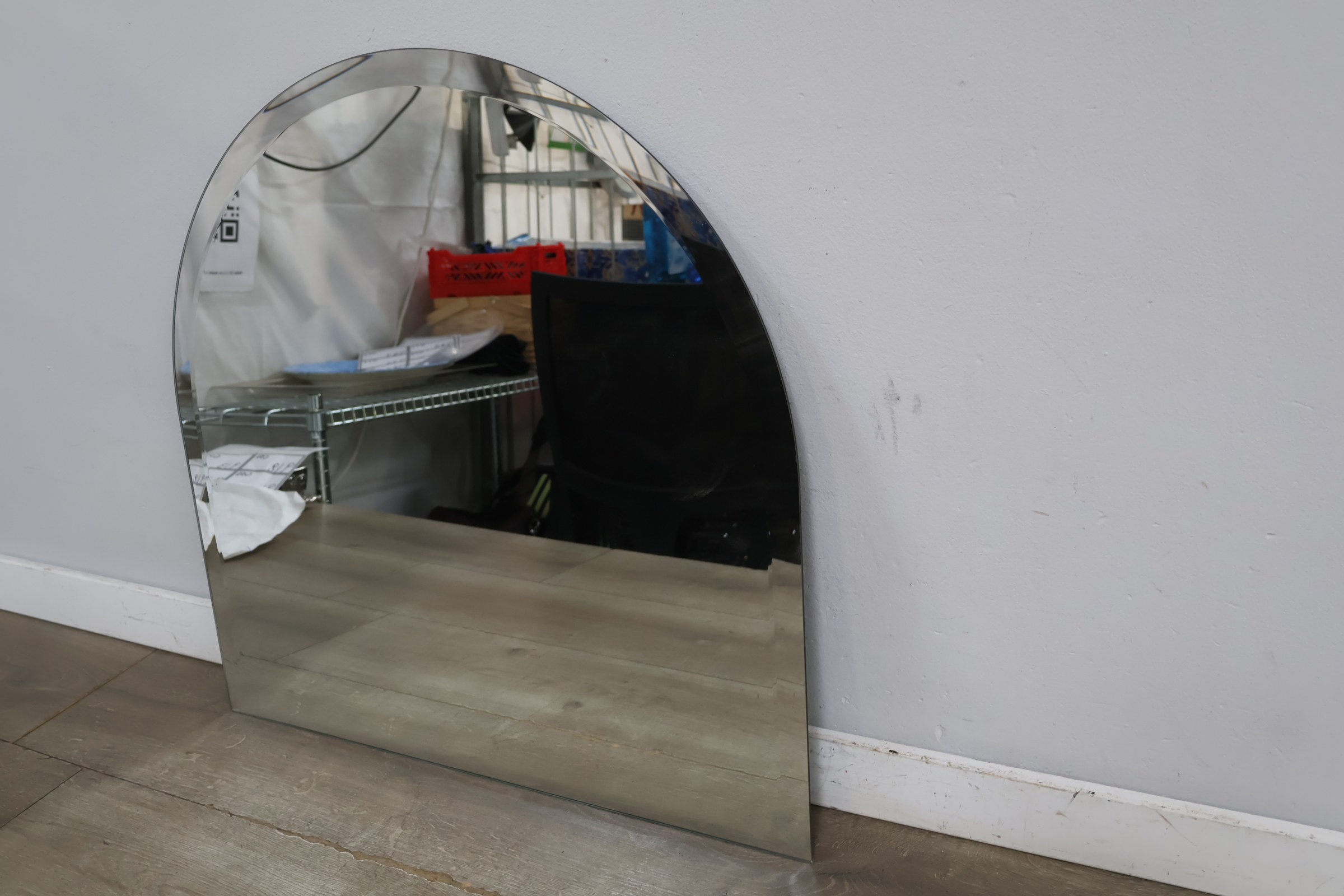 Wandspiegel met afgeronde bovenkant – foto 6 – kavel bij GSD Auctions, Zoeterwoude