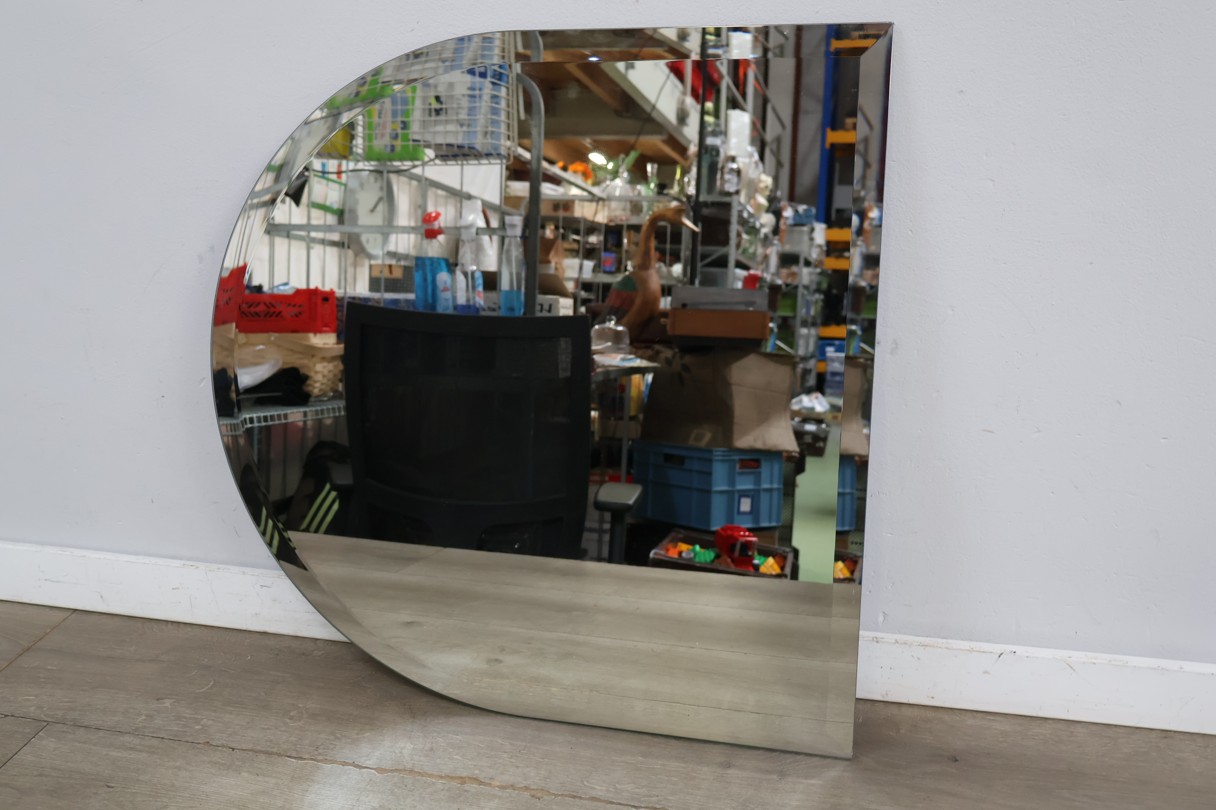 Wandspiegel met afgeronde bovenkant – foto 7 – kavel bij GSD Auctions, Zoeterwoude