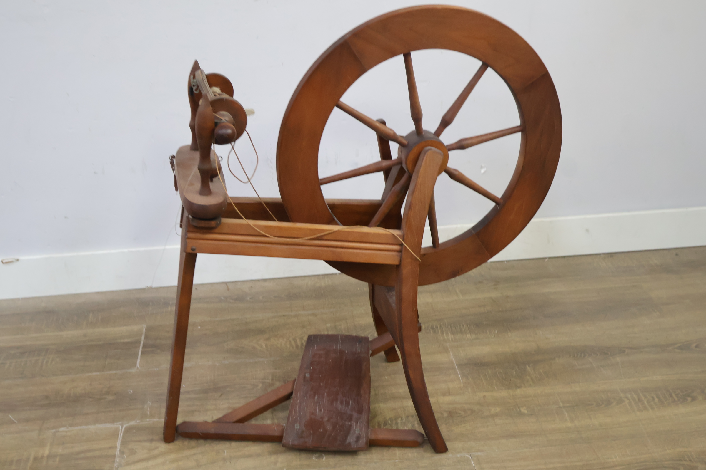 Antiek spinnewiel' – foto 4 – kavel bij GSD Auctions, Zoeterwoude