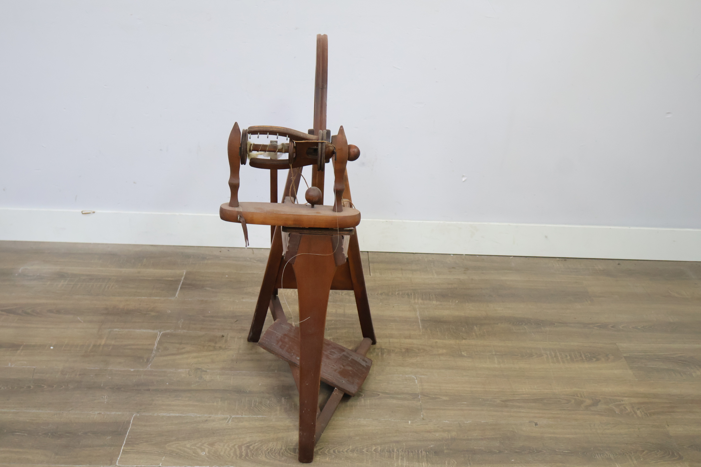 Antiek spinnewiel' – foto 5 – kavel bij GSD Auctions, Zoeterwoude