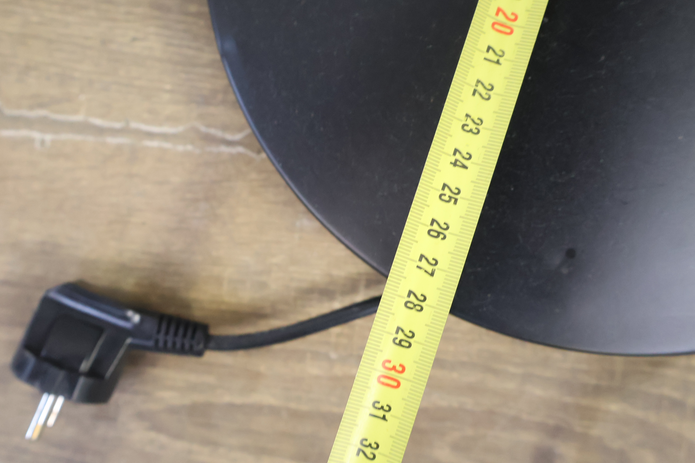 Zwarte staande vloerlamp' – foto 7 – kavel bij GSD Auctions, Zoeterwoude
