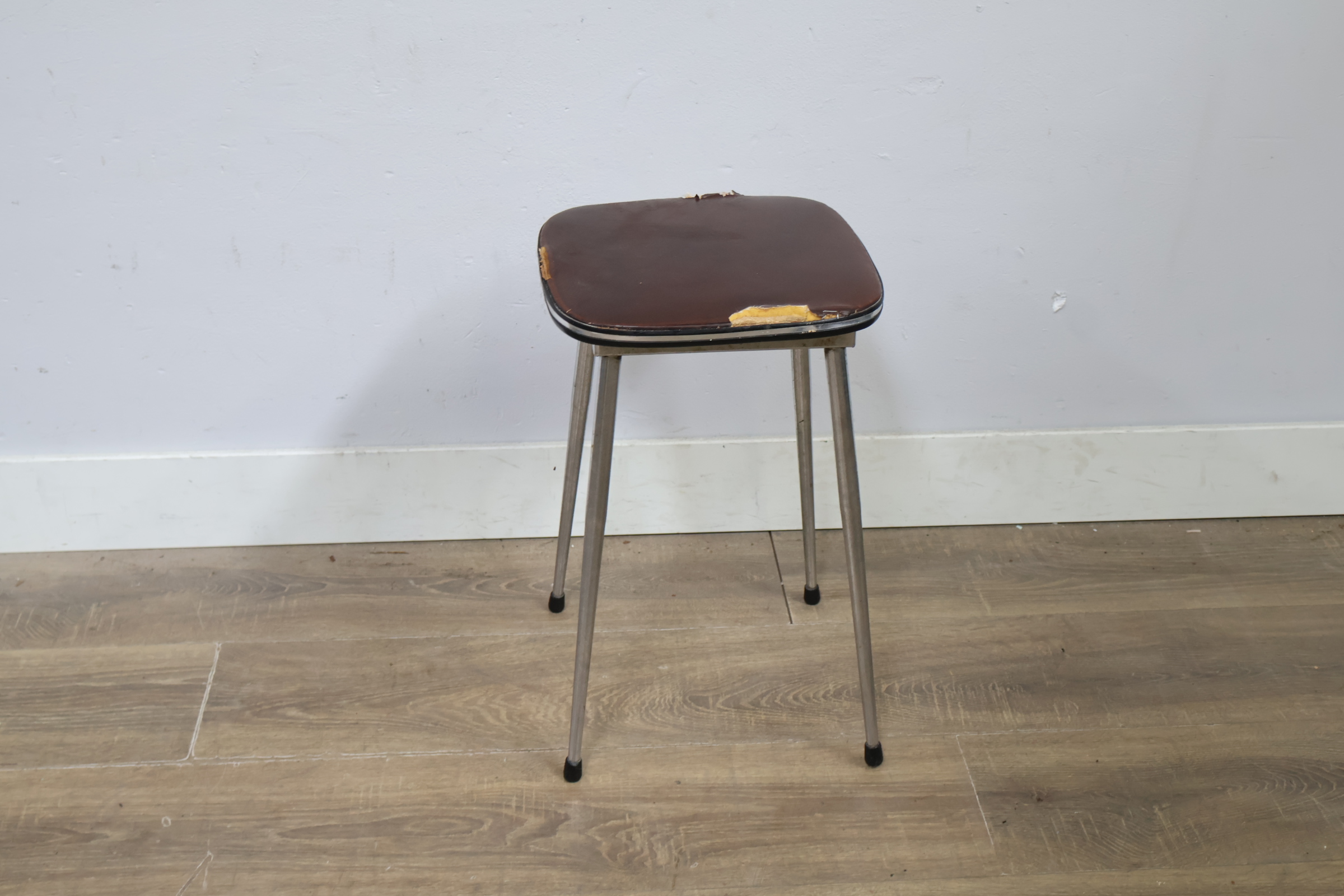 Vintage kruk' – foto 3 – kavel bij GSD Auctions, Zoeterwoude