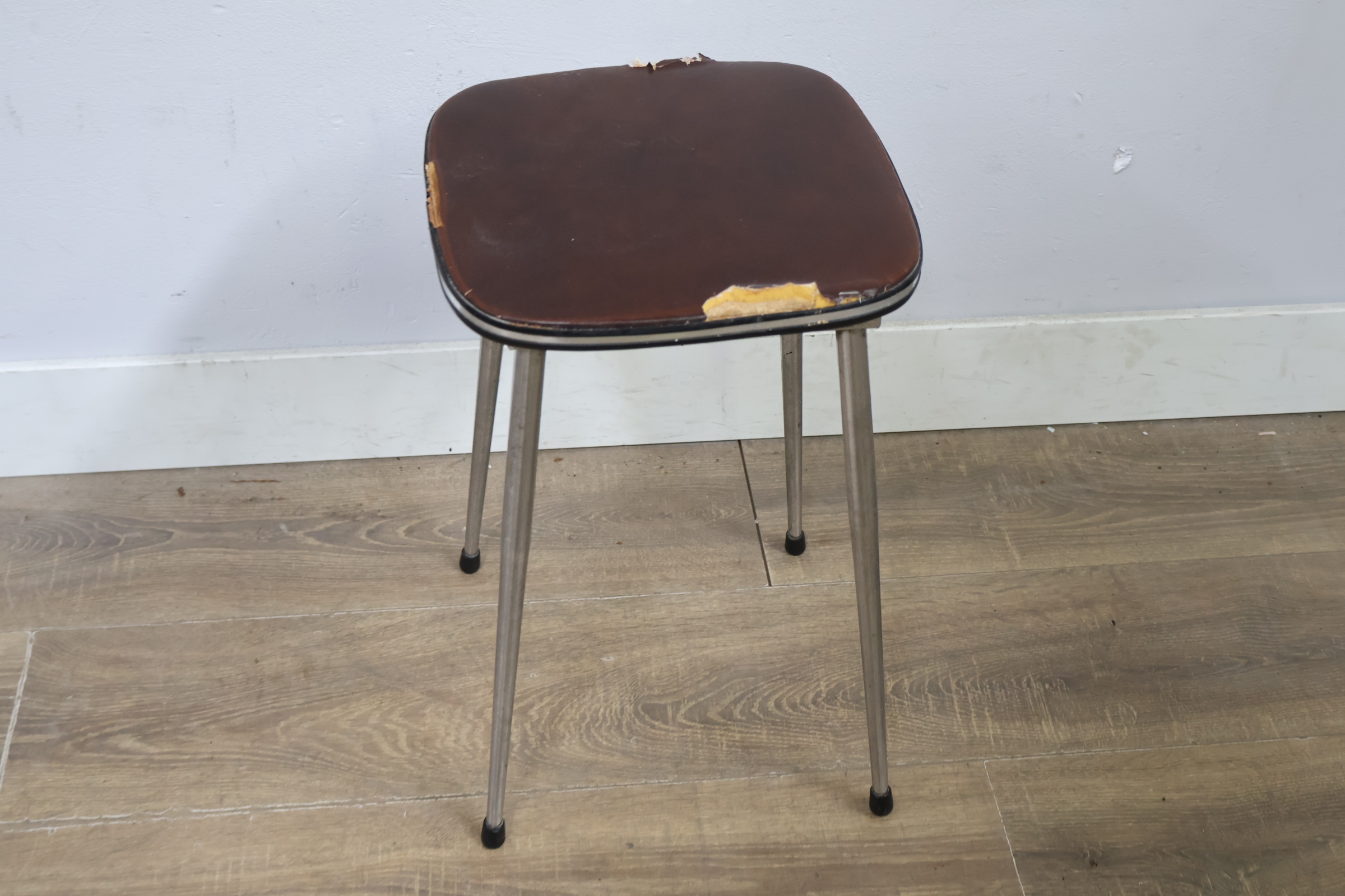 Vintage kruk' – foto 4 – kavel bij GSD Auctions, Zoeterwoude
