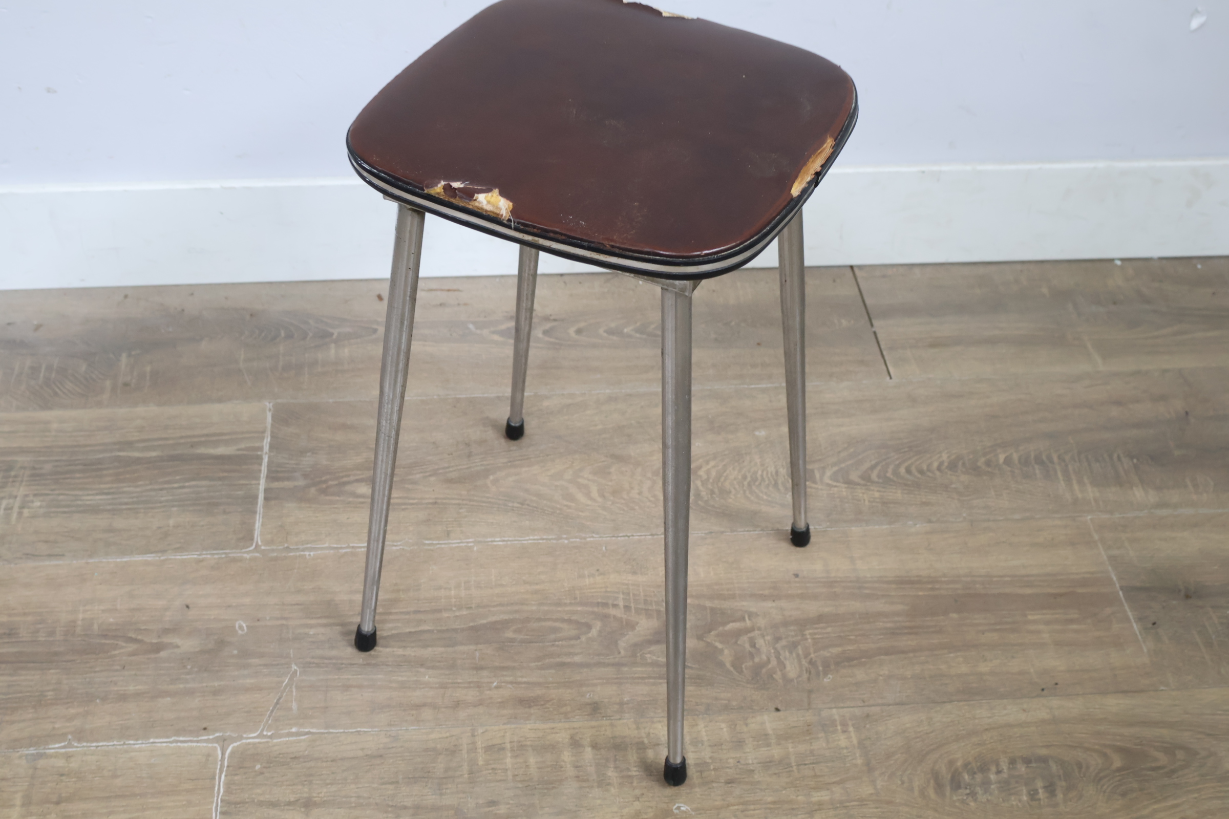 Vintage kruk' – foto 9 – kavel bij GSD Auctions, Zoeterwoude