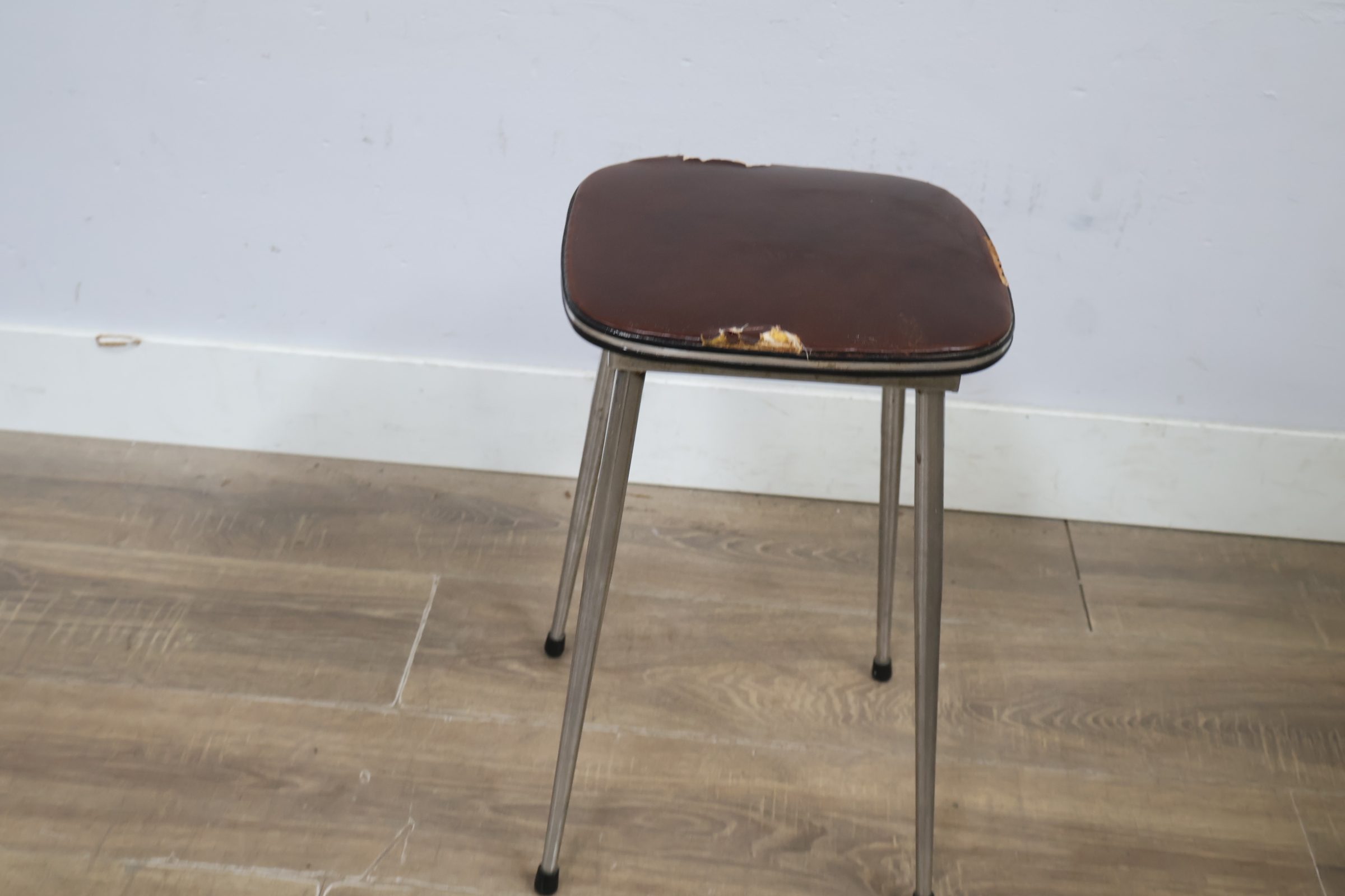 Vintage kruk' – foto 10 – kavel bij GSD Auctions, Zoeterwoude