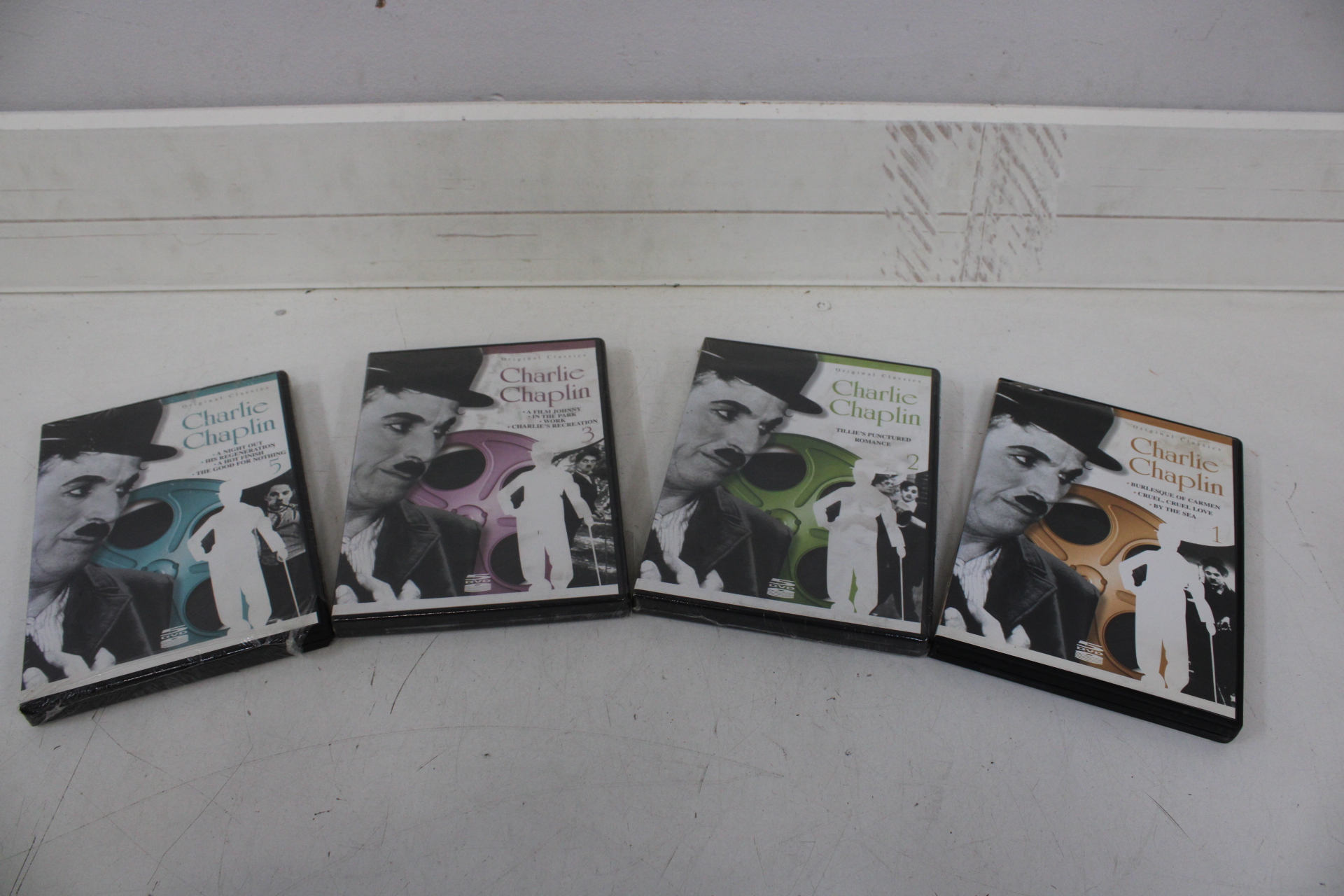 Charlie Chaplin DVD boxset 4 delen' – foto 2 – kavel bij GSD Auctions, Zoeterwoude