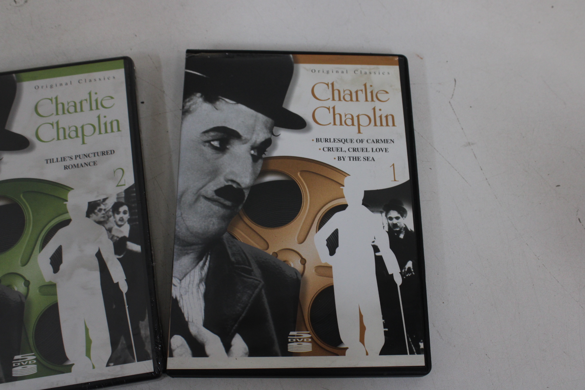 Charlie Chaplin DVD boxset 4 delen' – foto 3 – kavel bij GSD Auctions, Zoeterwoude