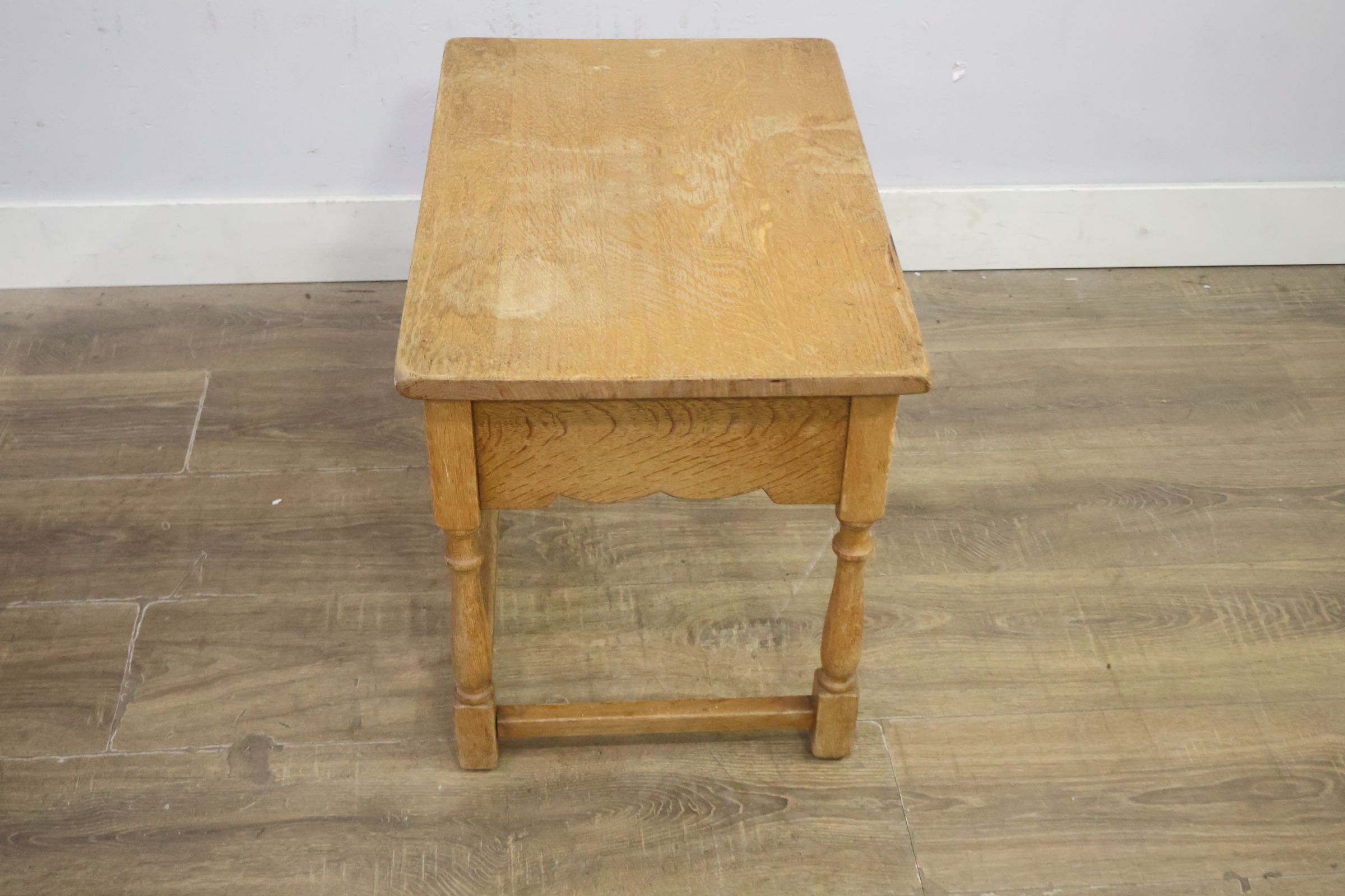 Houten bijzettafel' – foto 4 – kavel bij GSD Auctions, Zoeterwoude