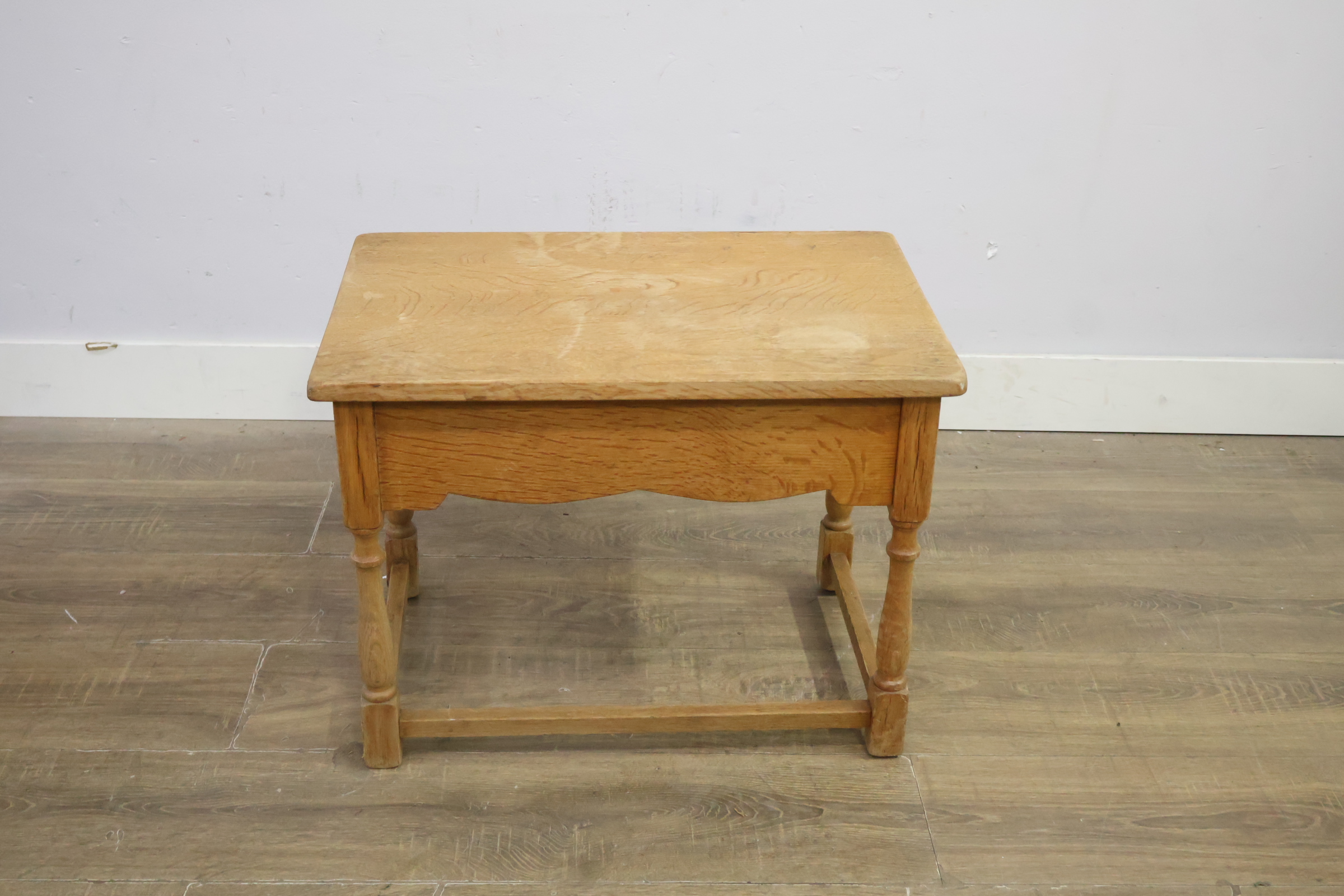 Houten bijzettafel' – foto 5 – kavel bij GSD Auctions, Zoeterwoude