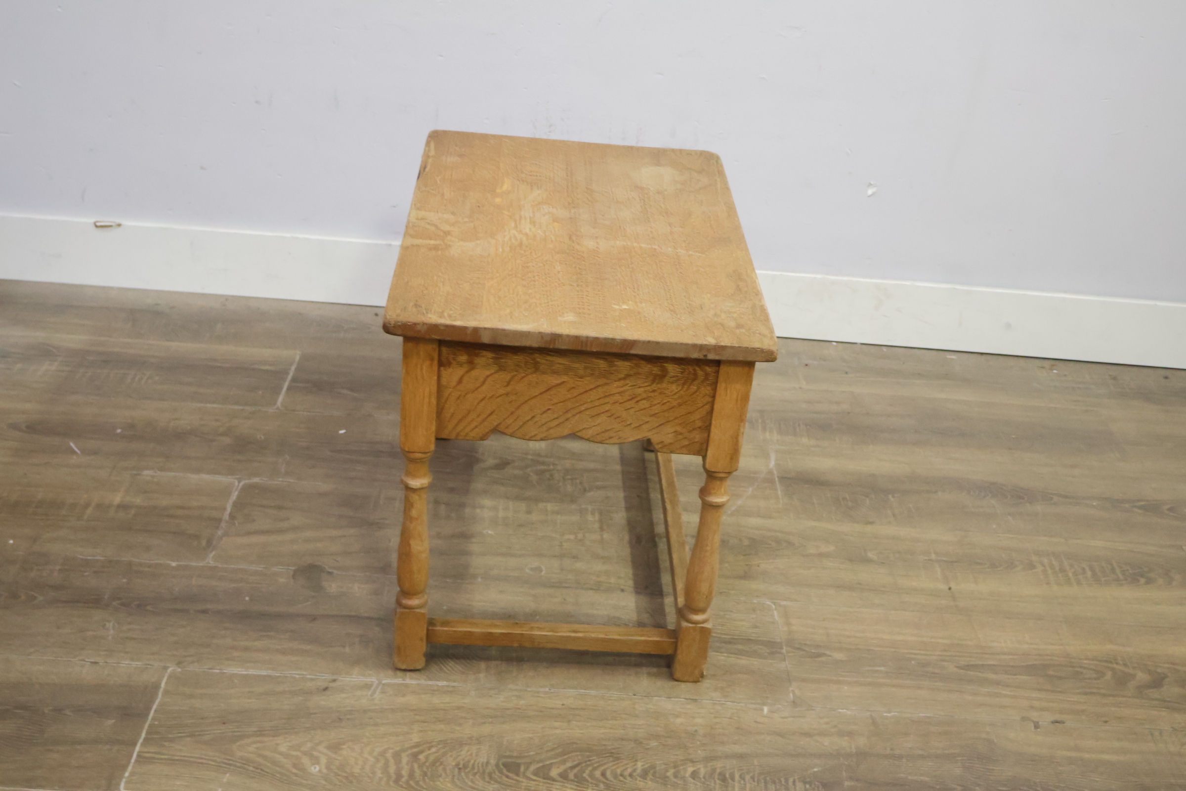 Houten bijzettafel' – foto 7 – kavel bij GSD Auctions, Zoeterwoude