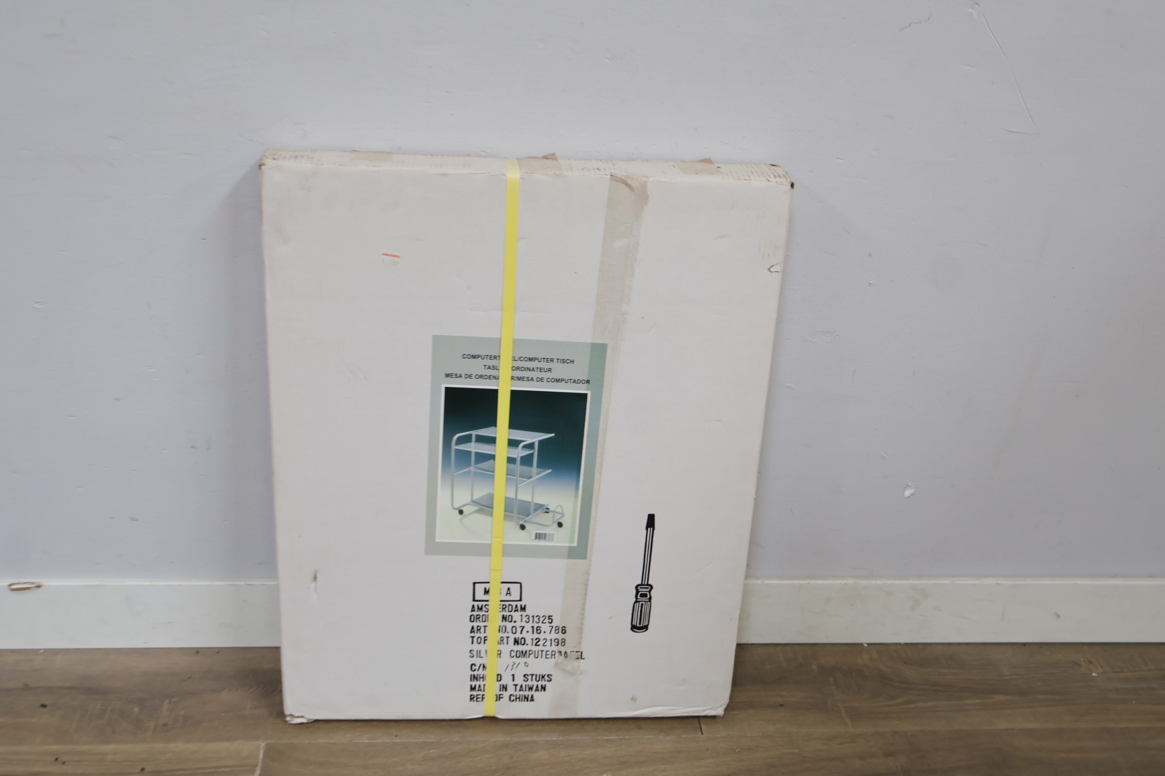 Computer Unit Tafel op wieltjes' – foto 4 – kavel bij GSD Auctions, Zoeterwoude
