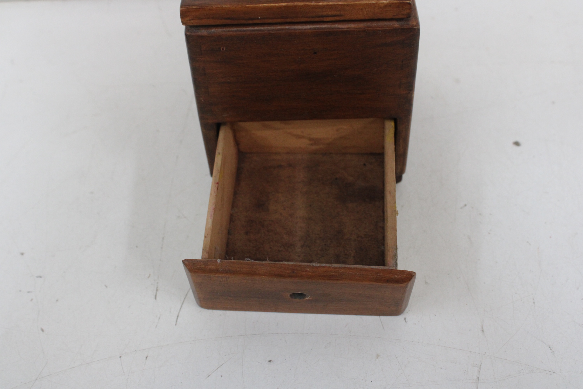Vintage Houten handmatige koffiemolen' – foto 3 – kavel bij GSD Auctions, Zoeterwoude