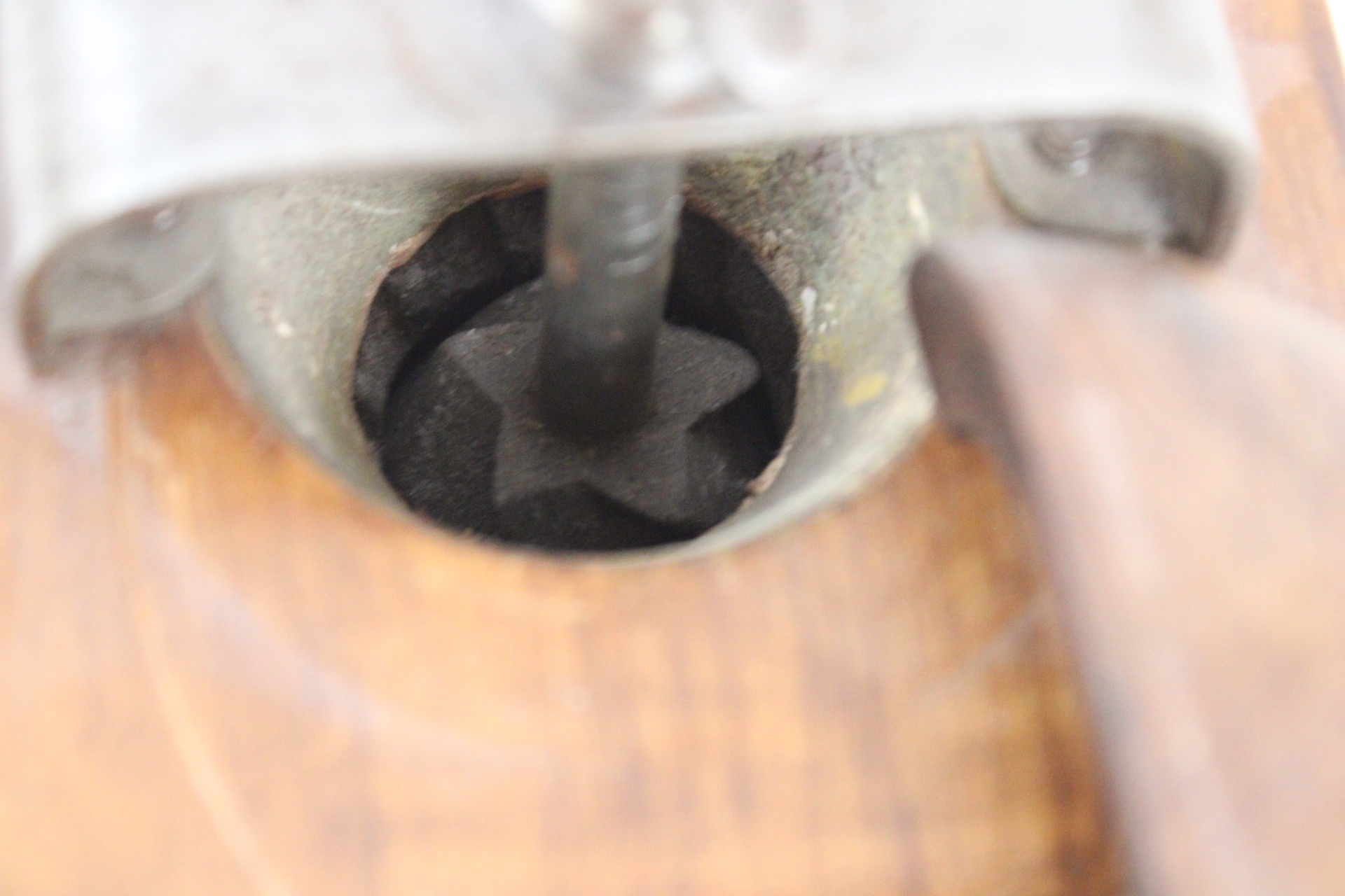 Vintage Houten handmatige koffiemolen' – foto 5 – kavel bij GSD Auctions, Zoeterwoude