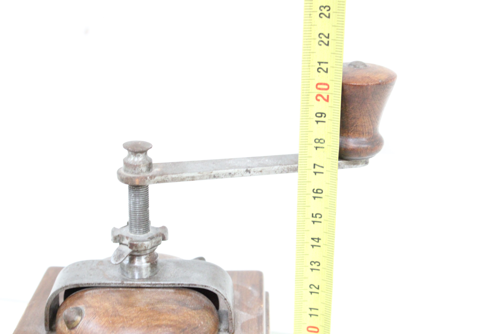 Vintage Houten handmatige koffiemolen' – foto 8 – kavel bij GSD Auctions, Zoeterwoude