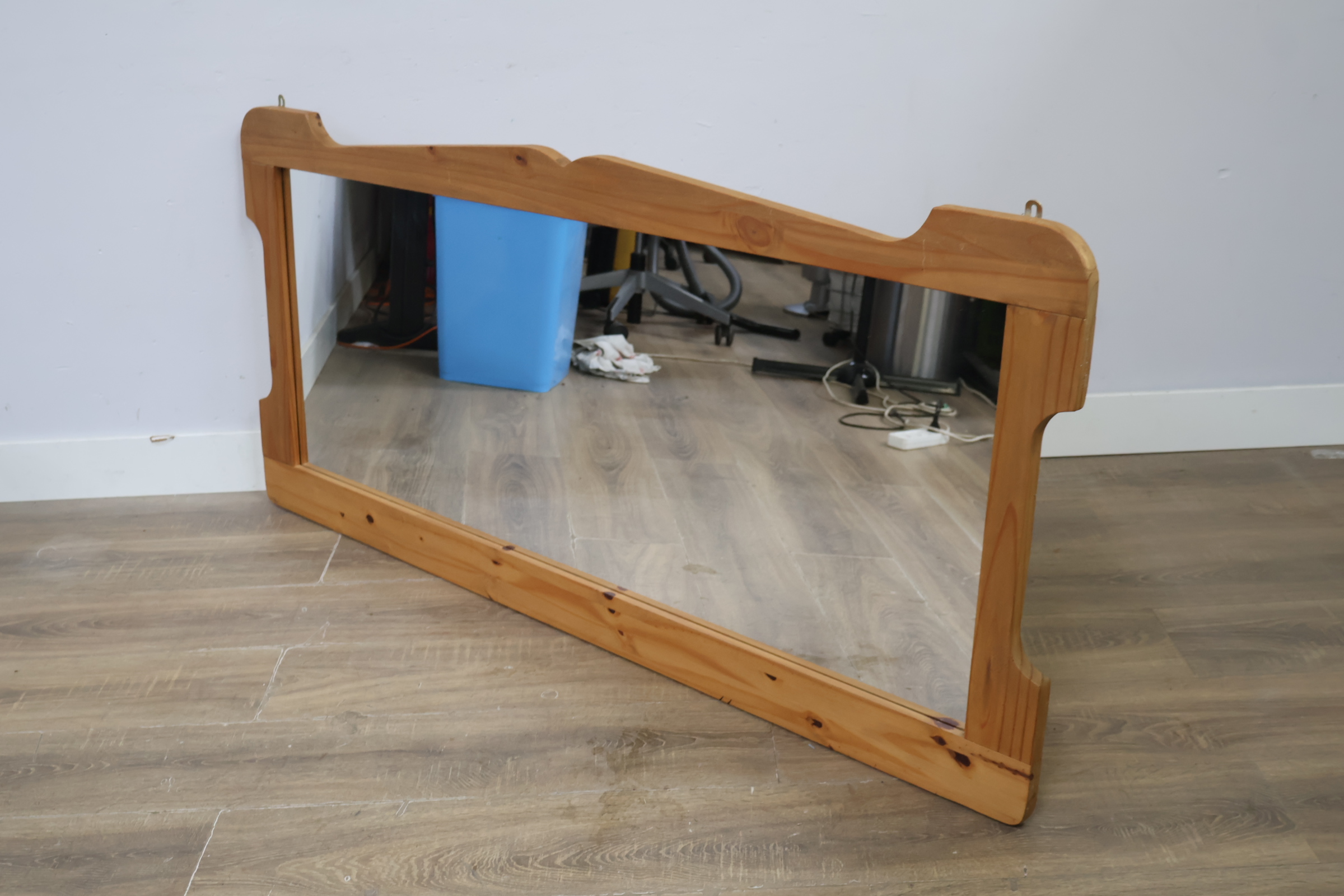 Houten Wandspiegel' – foto 3 – kavel bij GSD Auctions, Zoeterwoude