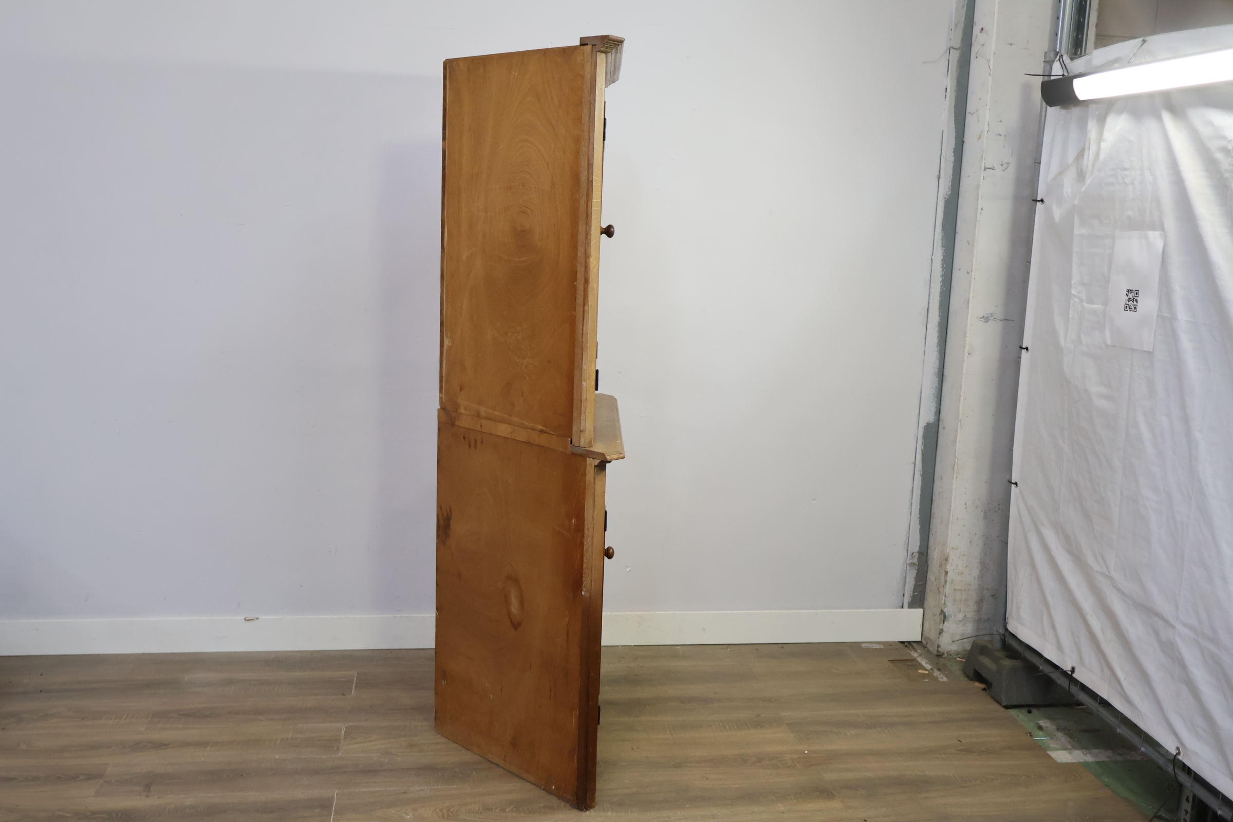 Hoekkast van eikenhout met glasdeuren' – foto 4 – kavel bij GSD Auctions, Zoeterwoude