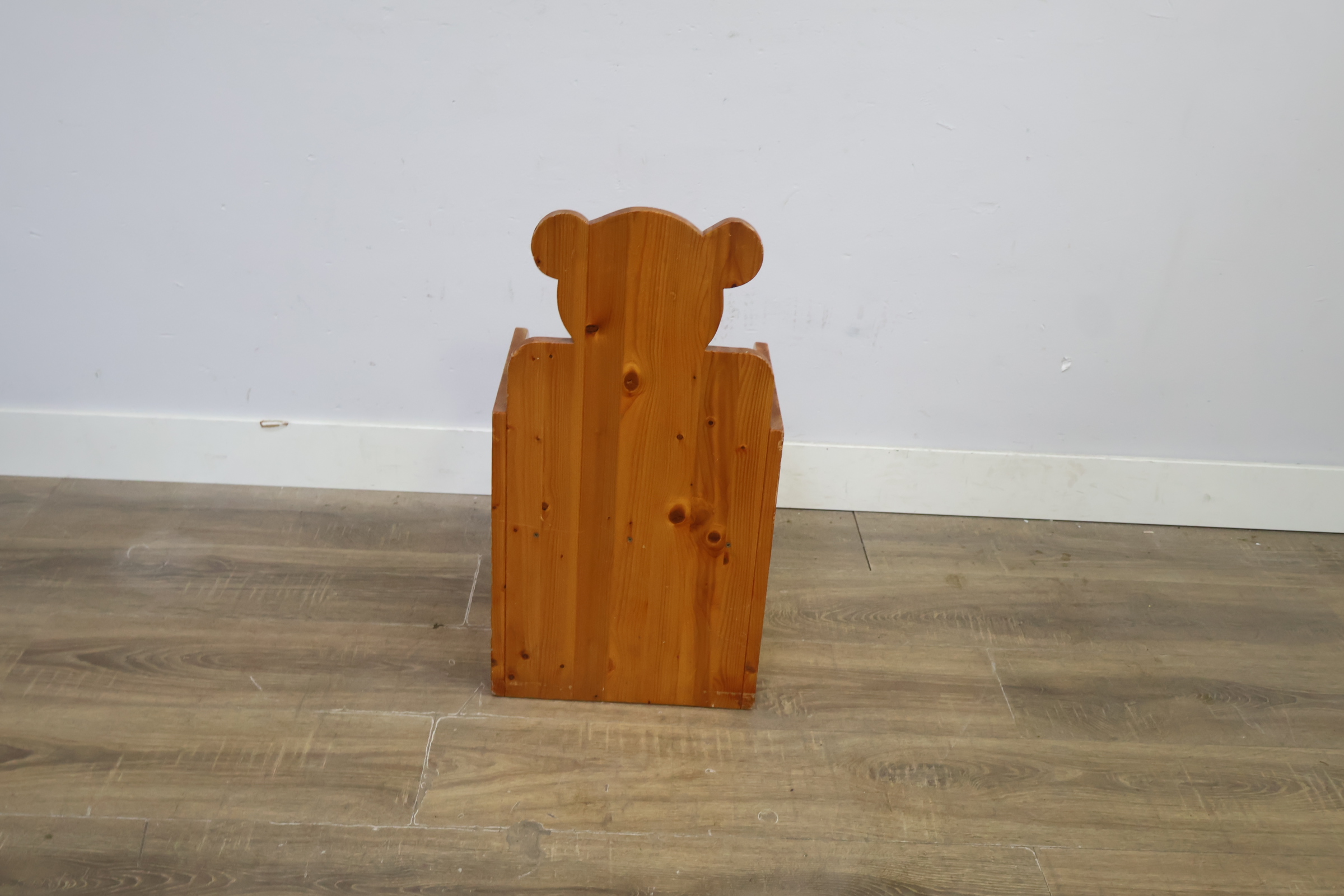 Houten kinderstoel' – foto 5 – kavel bij GSD Auctions, Zoeterwoude