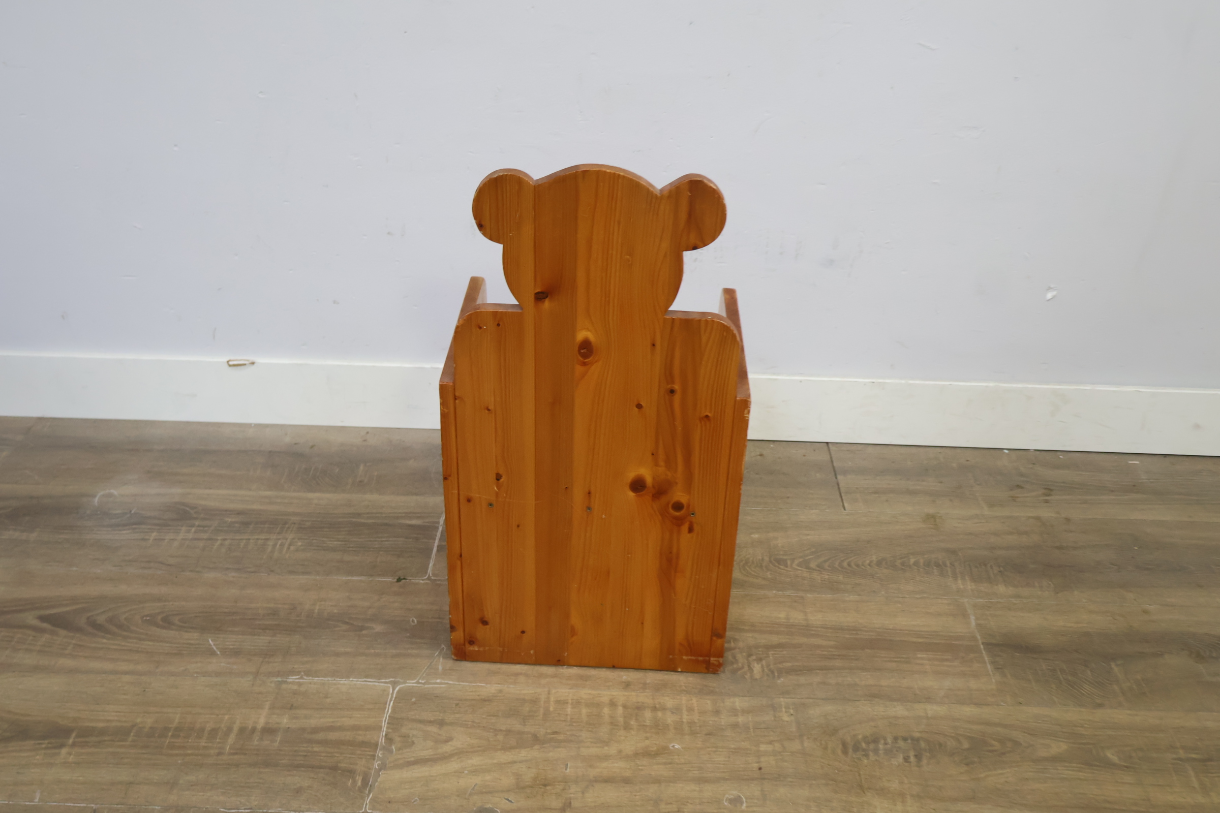 Houten kinderstoel' – foto 6 – kavel bij GSD Auctions, Zoeterwoude