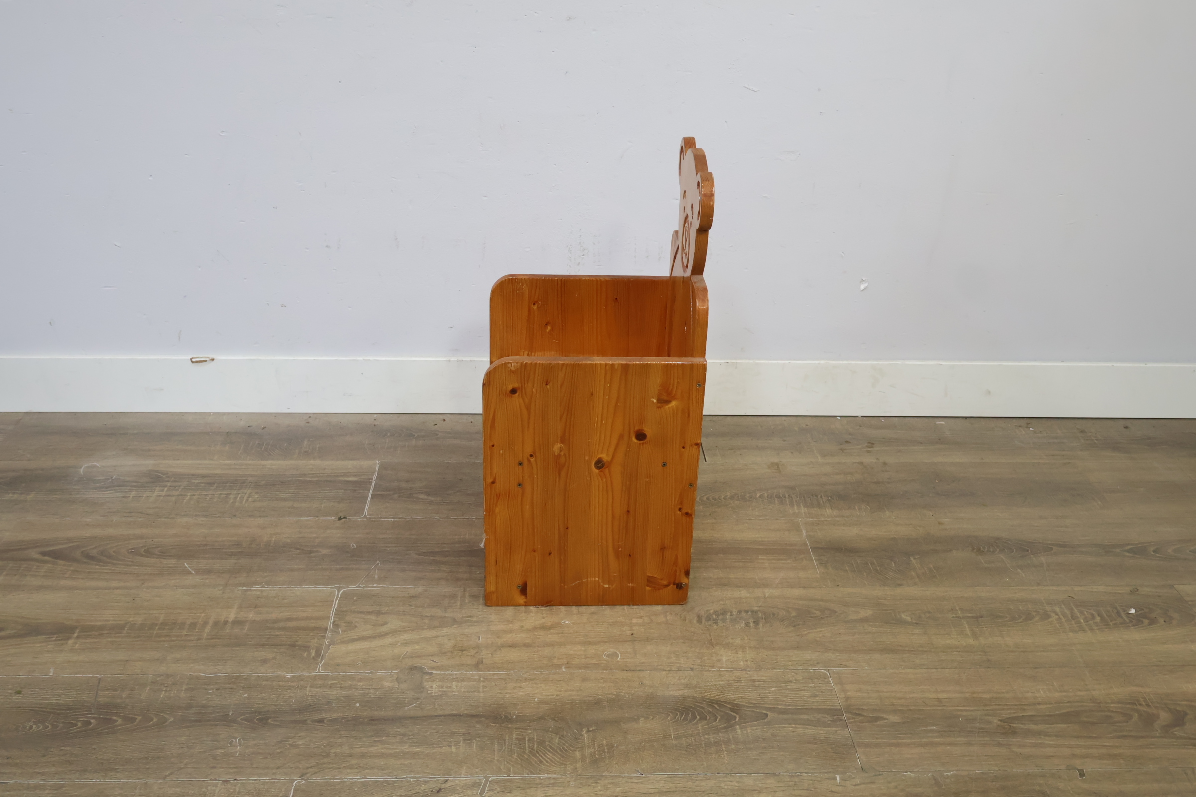 Houten kinderstoel' – foto 7 – kavel bij GSD Auctions, Zoeterwoude