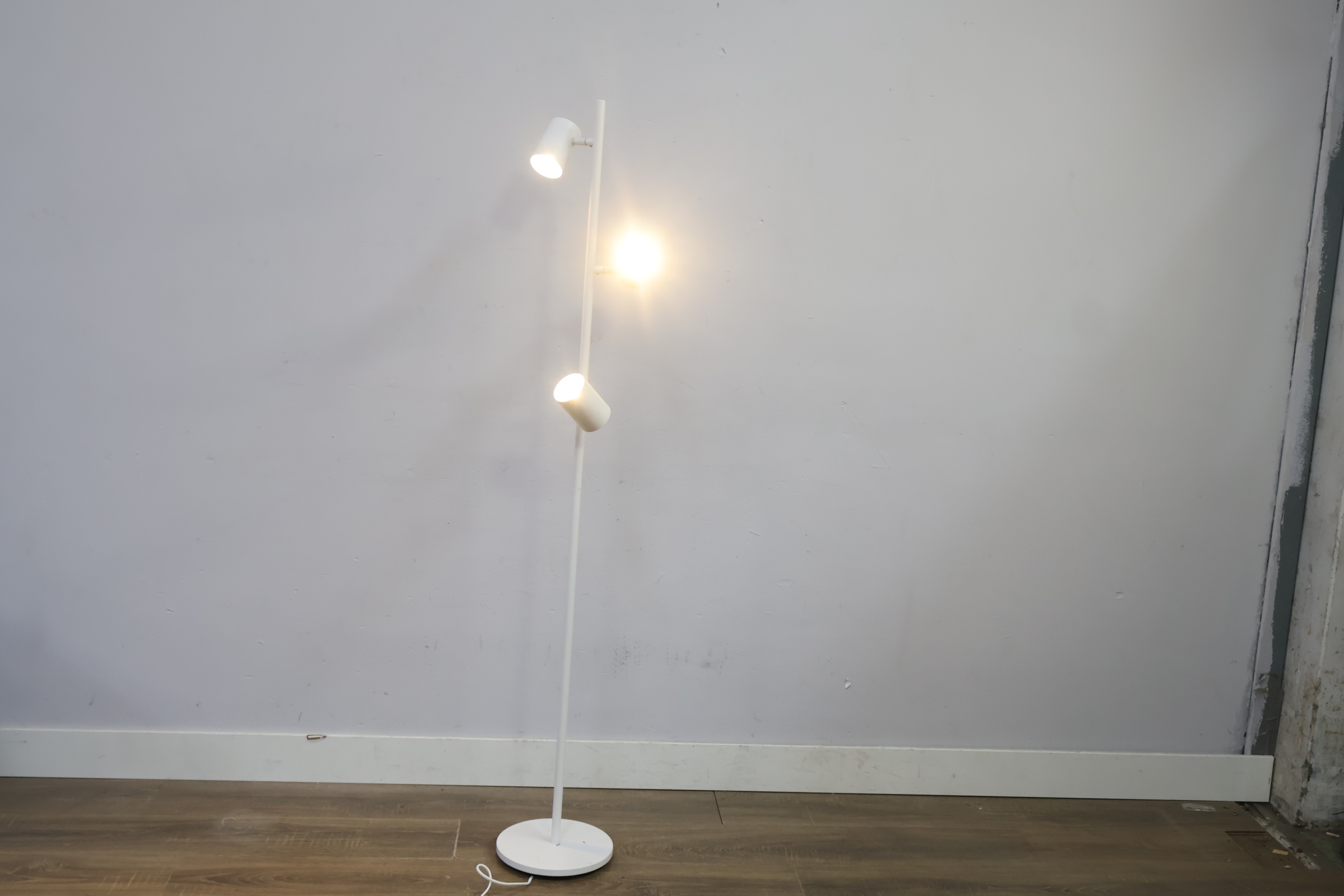 IKEA NYMANE Vloerlamp' – foto 3 – kavel bij GSD Auctions, Zoeterwoude