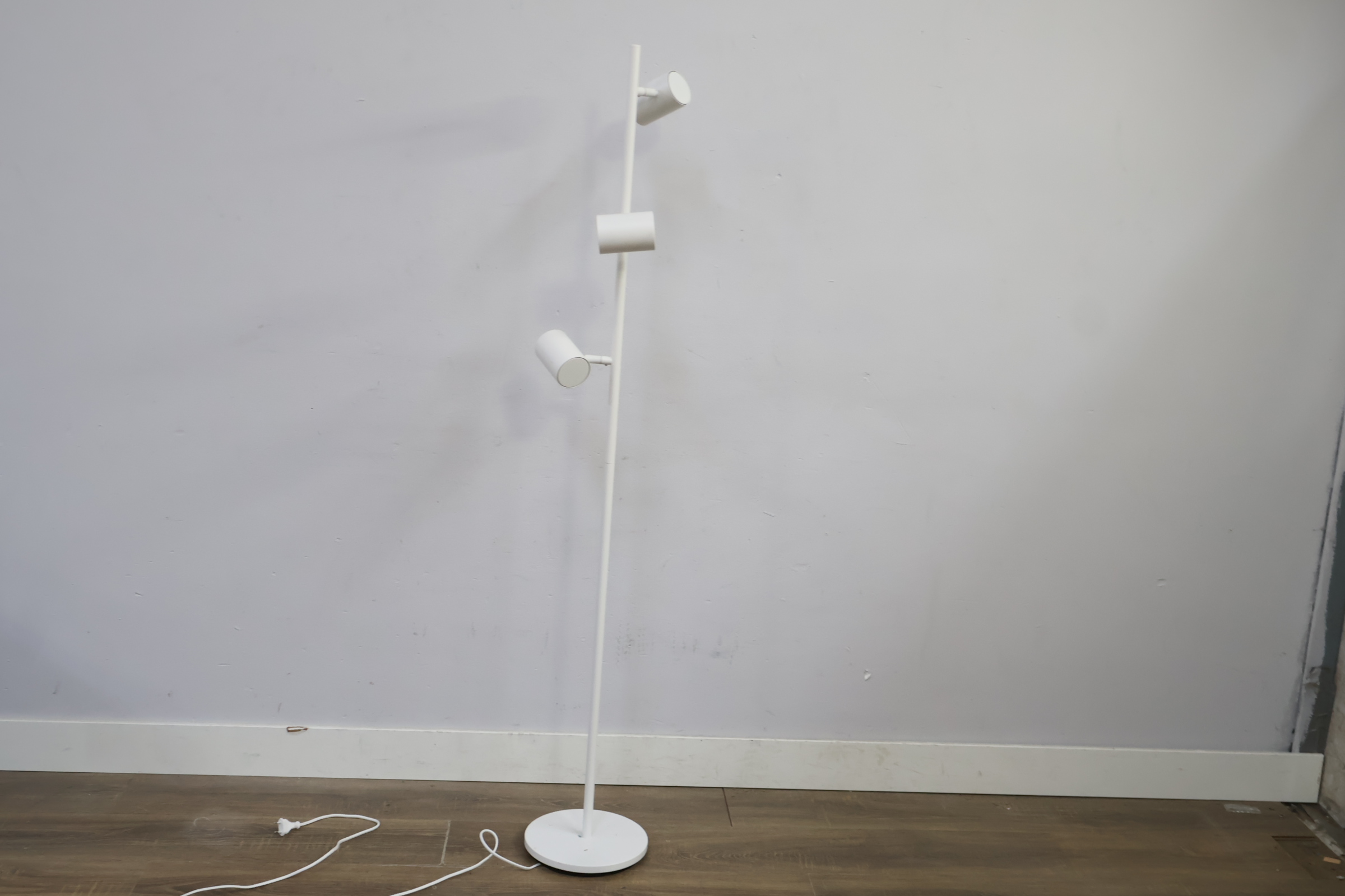 IKEA NYMANE Vloerlamp' – foto 7 – kavel bij GSD Auctions, Zoeterwoude