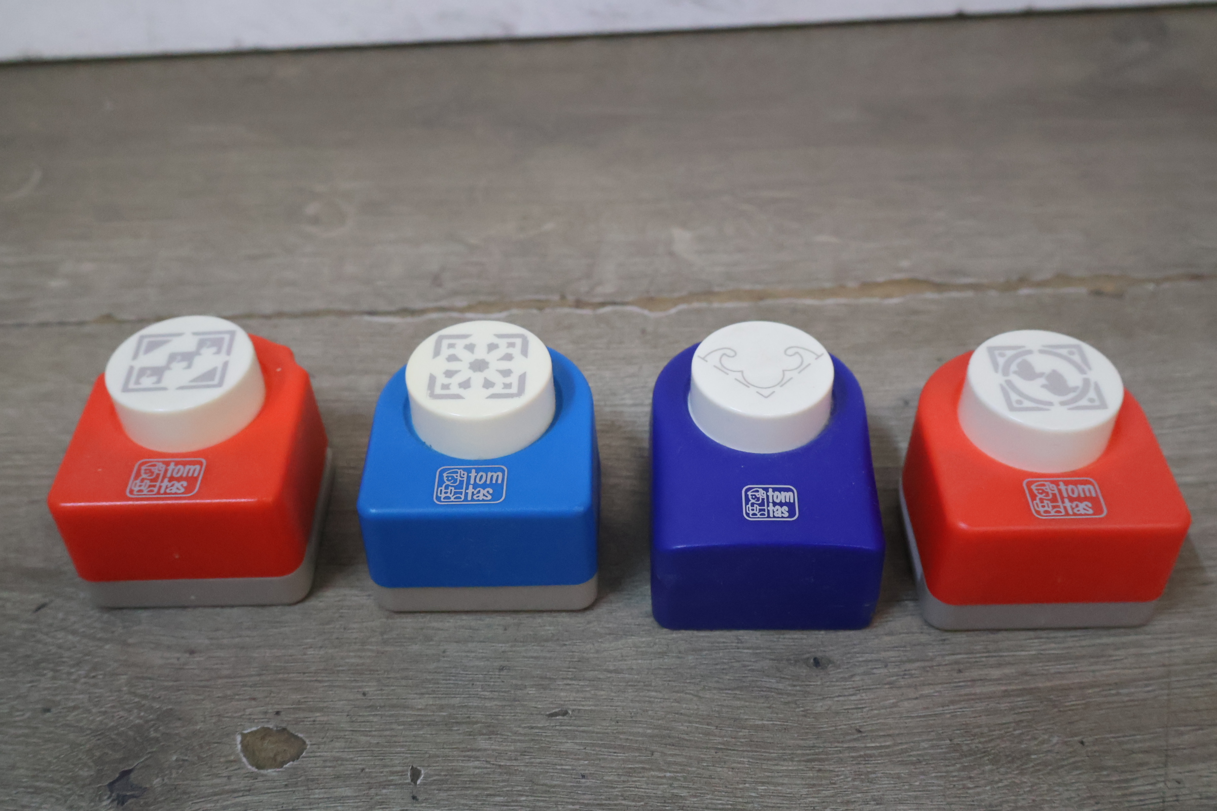 Set stansapparaten met verschillende vormen' – foto 6 – kavel bij GSD Auctions, Zoeterwoude