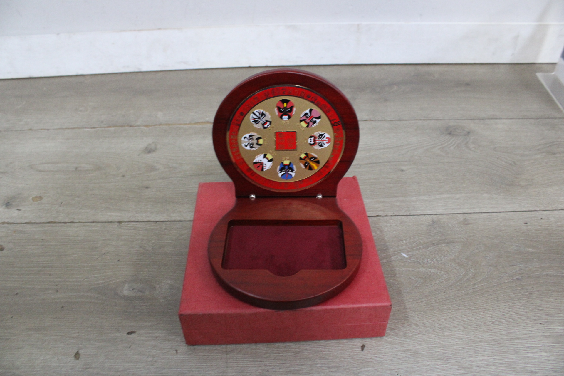 Vintage Chinese Peking Opera Facial Make-up set' – foto 5 – kavel bij GSD Auctions, Zoeterwoude