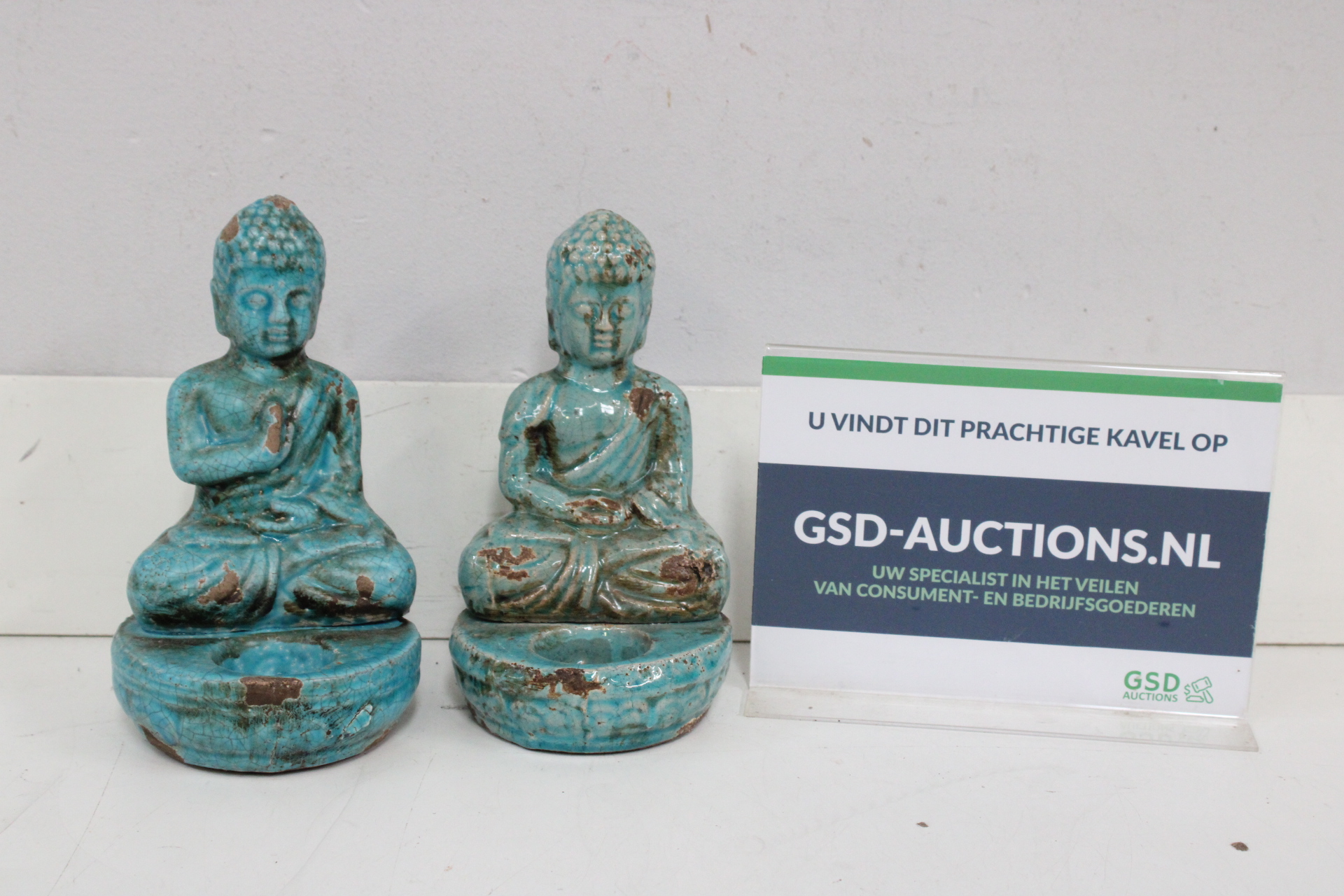 Set van twee keramische Boeddha beelden' – foto 2 – kavel bij GSD Auctions, Zoeterwoude