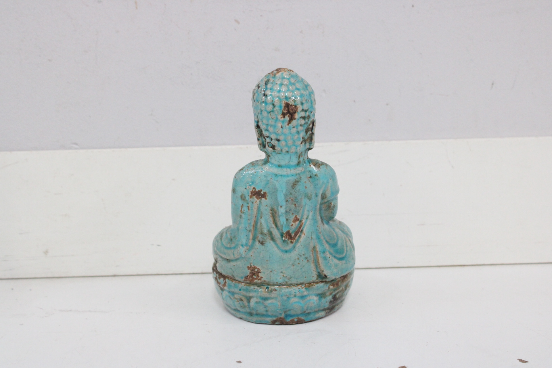 Set van twee keramische Boeddha beelden' – foto 8 – kavel bij GSD Auctions, Zoeterwoude