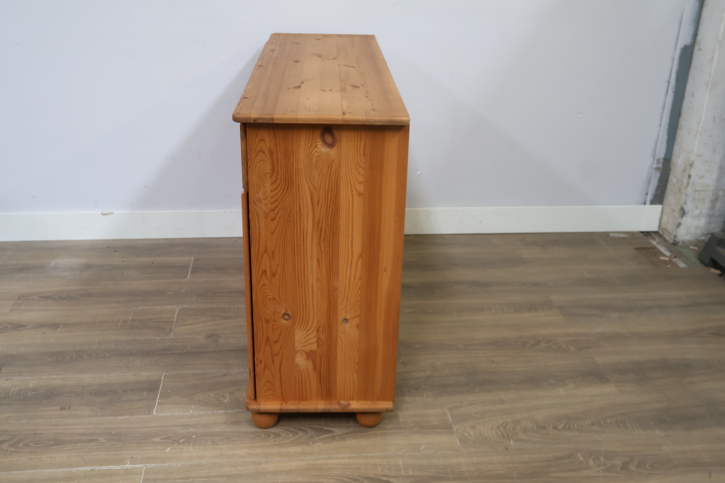 Grenen Houten Dressoir' – foto 8 – kavel bij GSD Auctions, Zoeterwoude