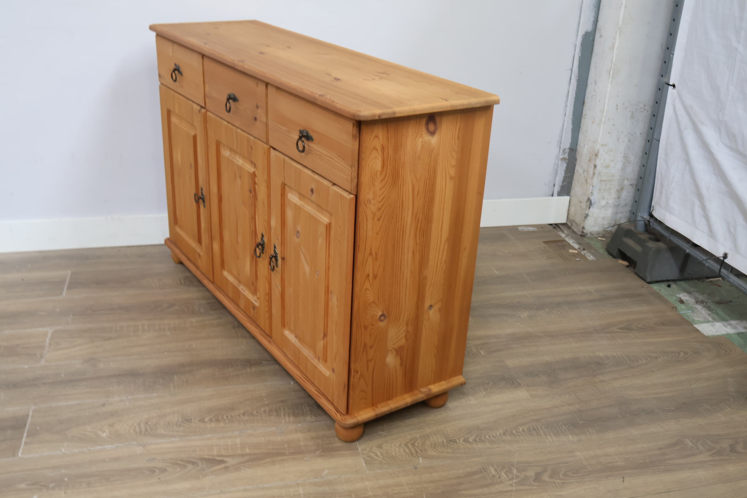 Grenen Houten Dressoir' – foto 10 – kavel bij GSD Auctions, Zoeterwoude