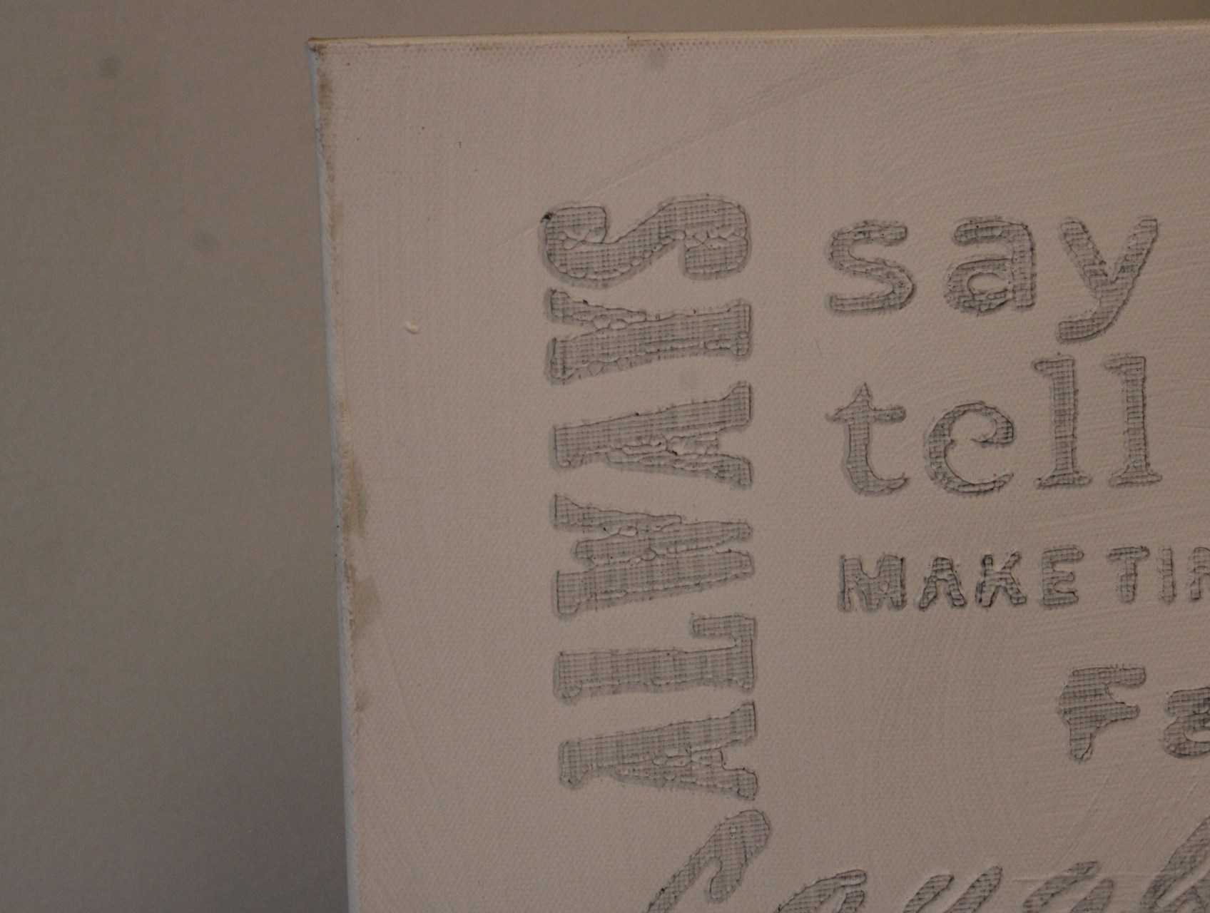 Wanddecoratie met reliëf vlinders en teksten' – foto 3 – kavel bij GSD Auctions, Zoeterwoude