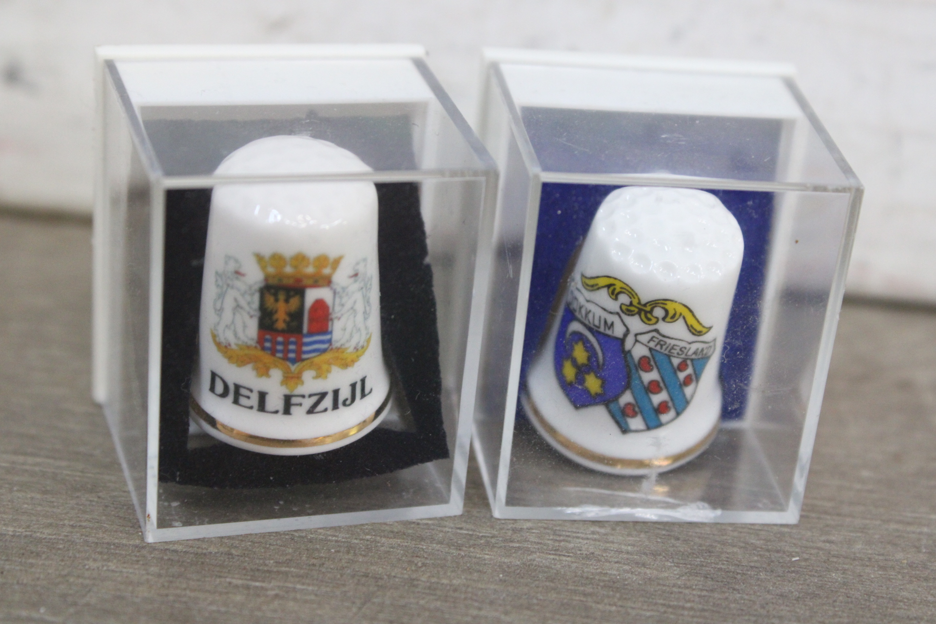 Verzameling porseleinen vingerhoedjes' – foto 3 – kavel bij GSD Auctions, Zoeterwoude