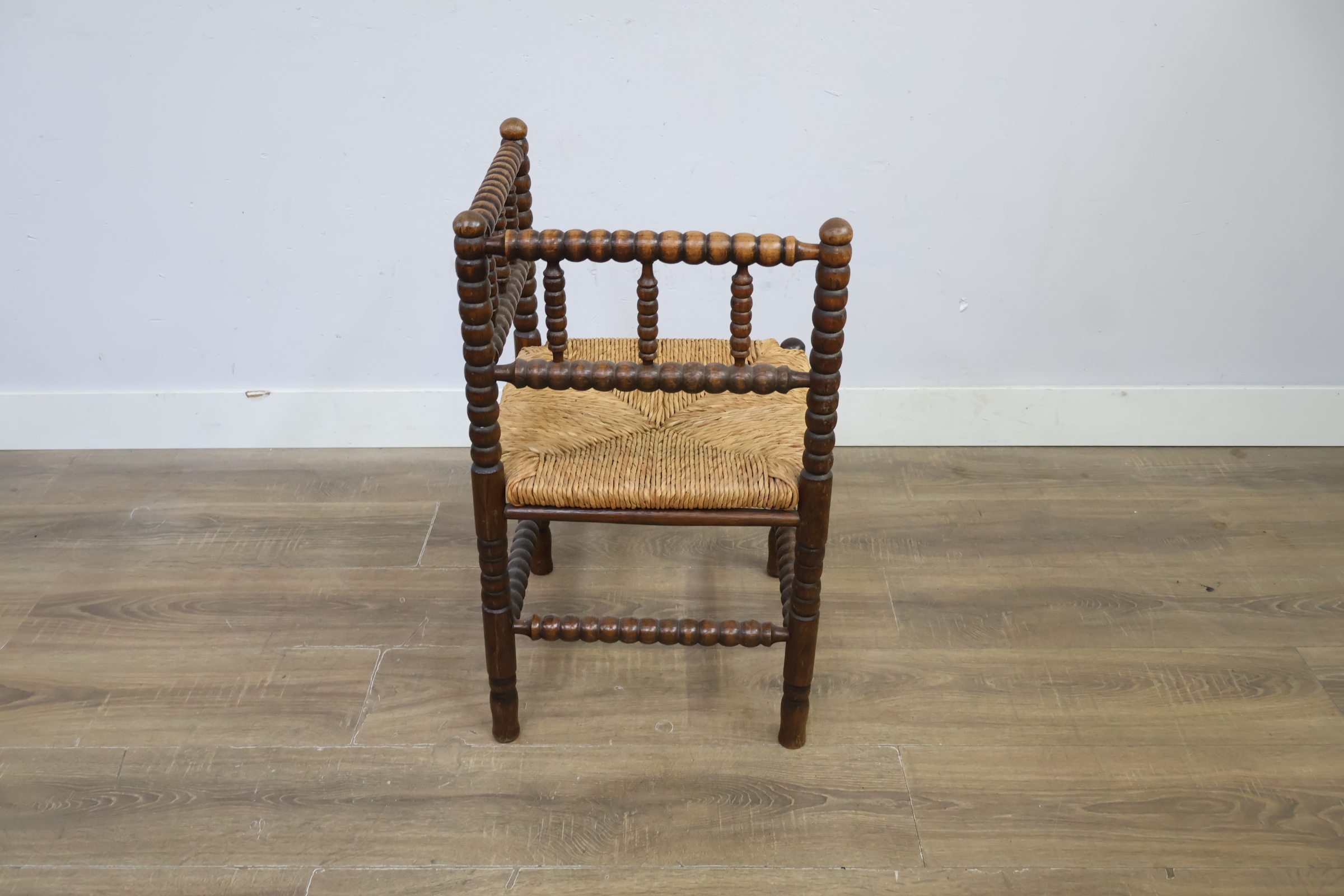Antieke houten stoel met gevlochten zitting – foto 4 – kavel bij GSD Auctions, Zoeterwoude