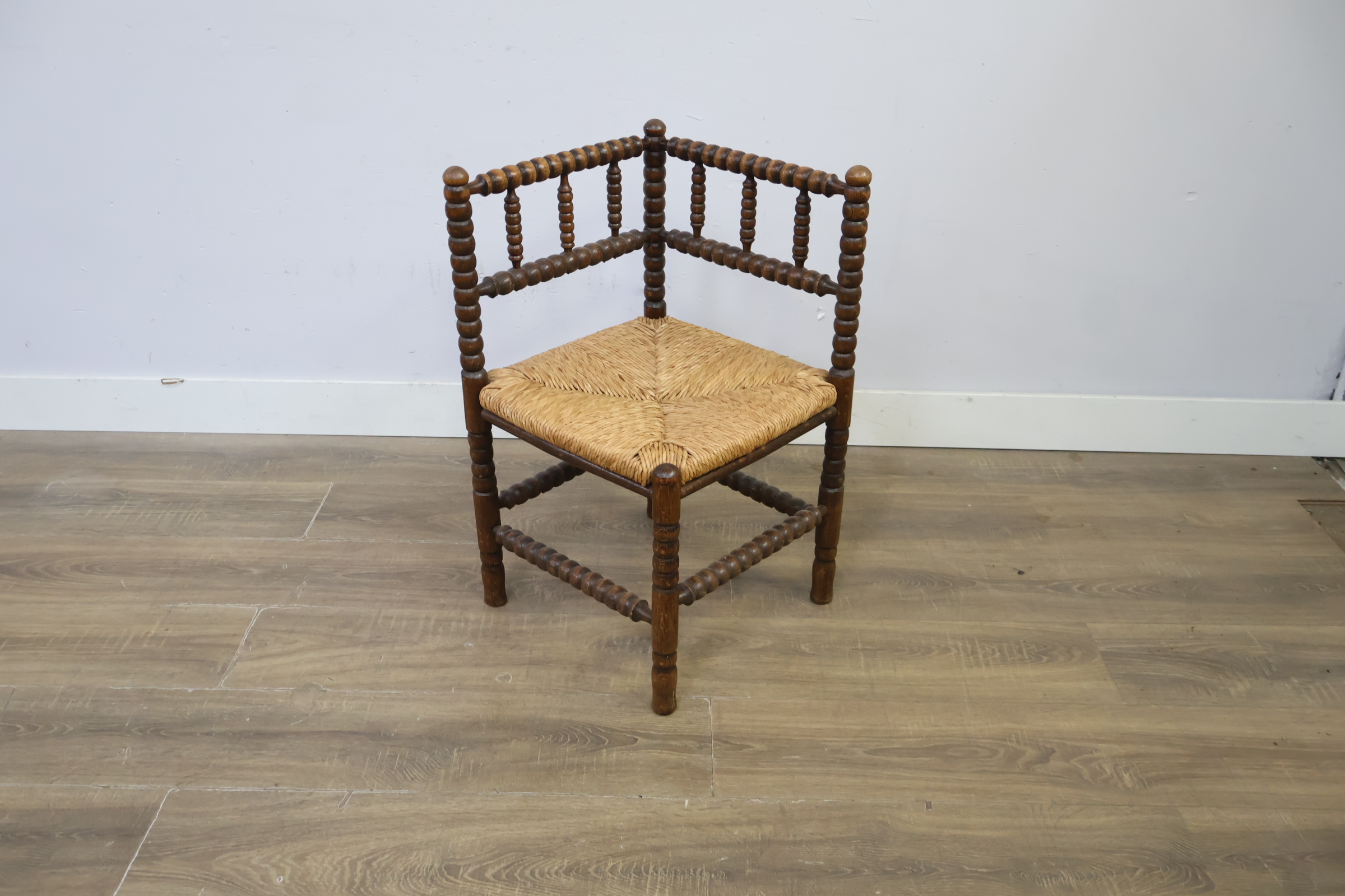 Antieke houten stoel met gevlochten zitting – foto 10 – kavel bij GSD Auctions, Zoeterwoude