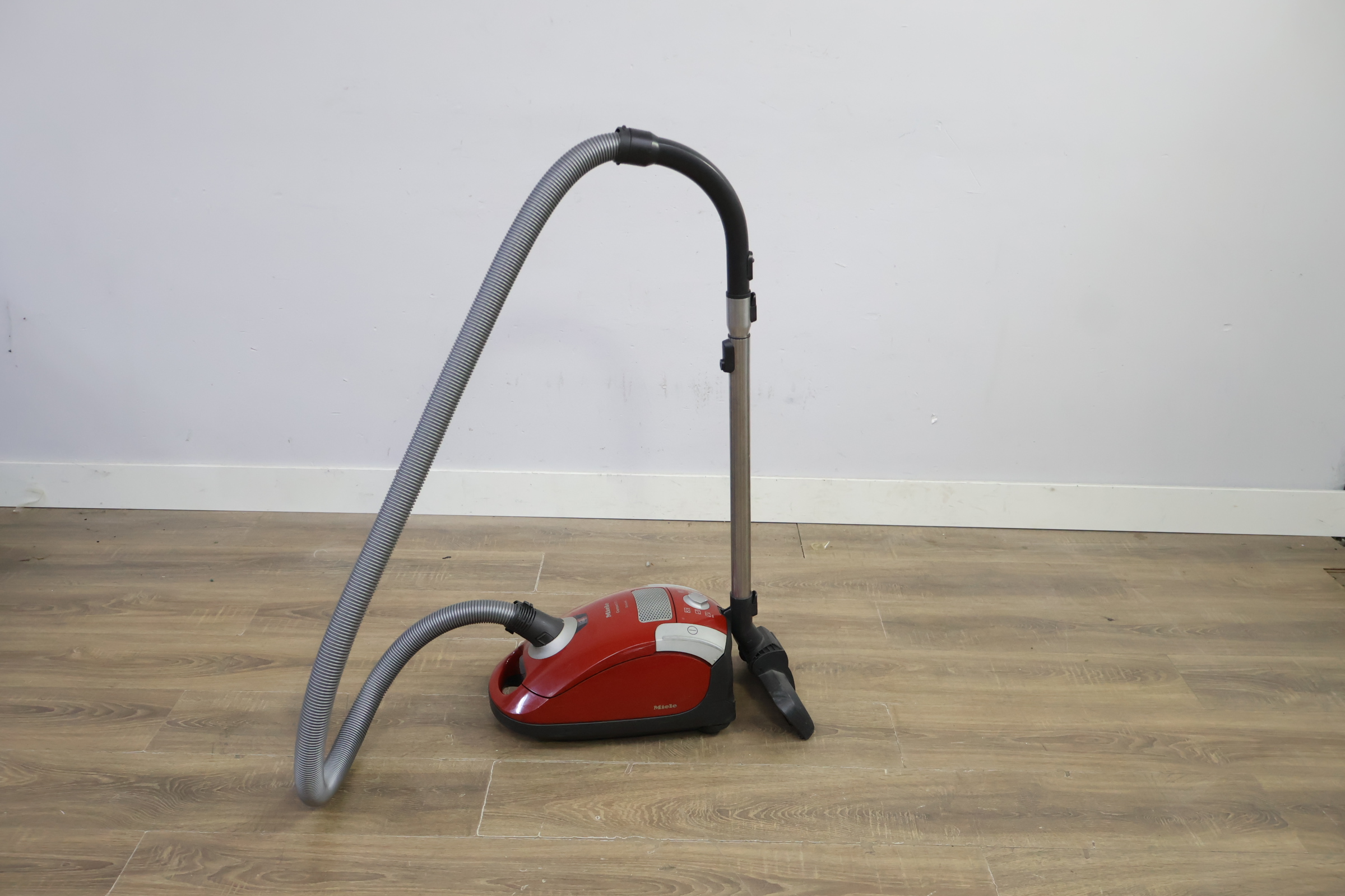 Miele Complete C1 Electroline stofzuiger – foto 8 – kavel bij GSD Auctions, Zoeterwoude