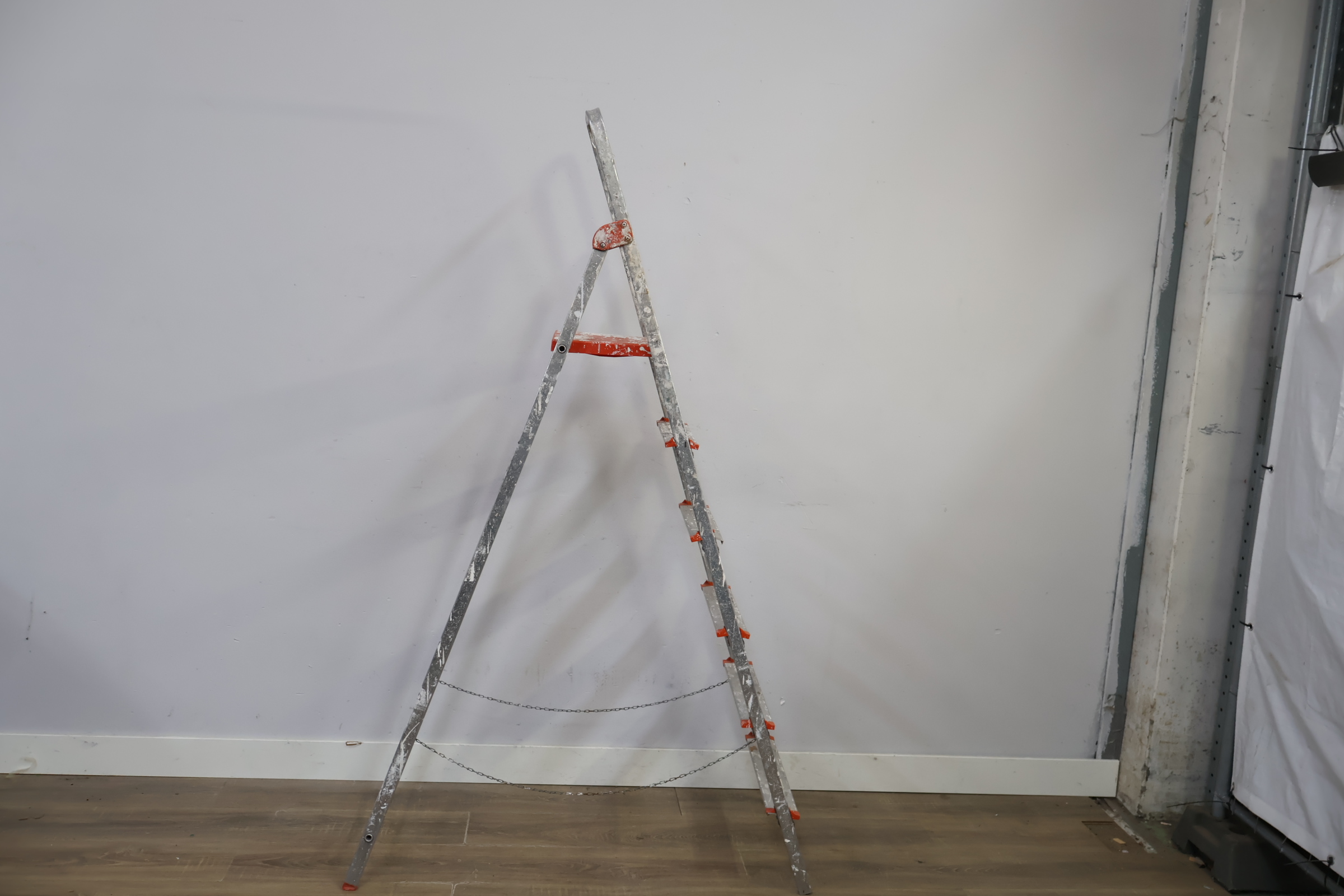 Aluminium zespits trapladder – foto 3 – kavel bij GSD Auctions, Zoeterwoude