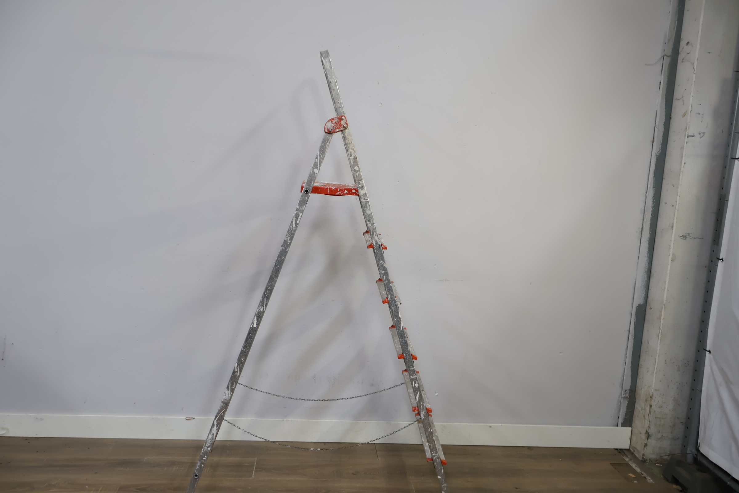 Aluminium zespits trapladder – foto 4 – kavel bij GSD Auctions, Zoeterwoude