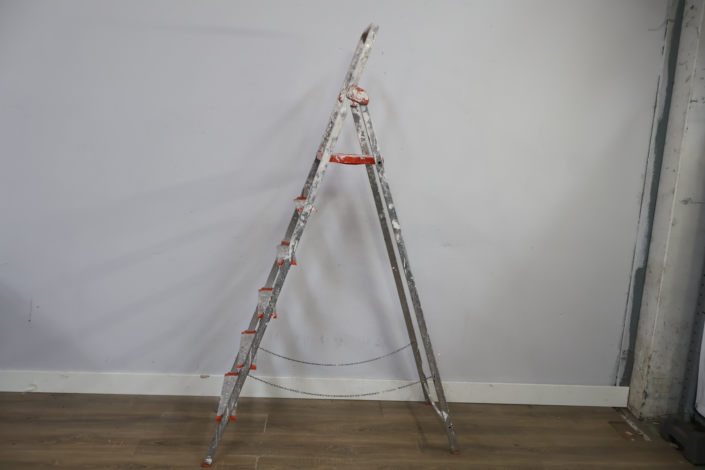 Aluminium zespits trapladder – foto 7 – kavel bij GSD Auctions, Zoeterwoude