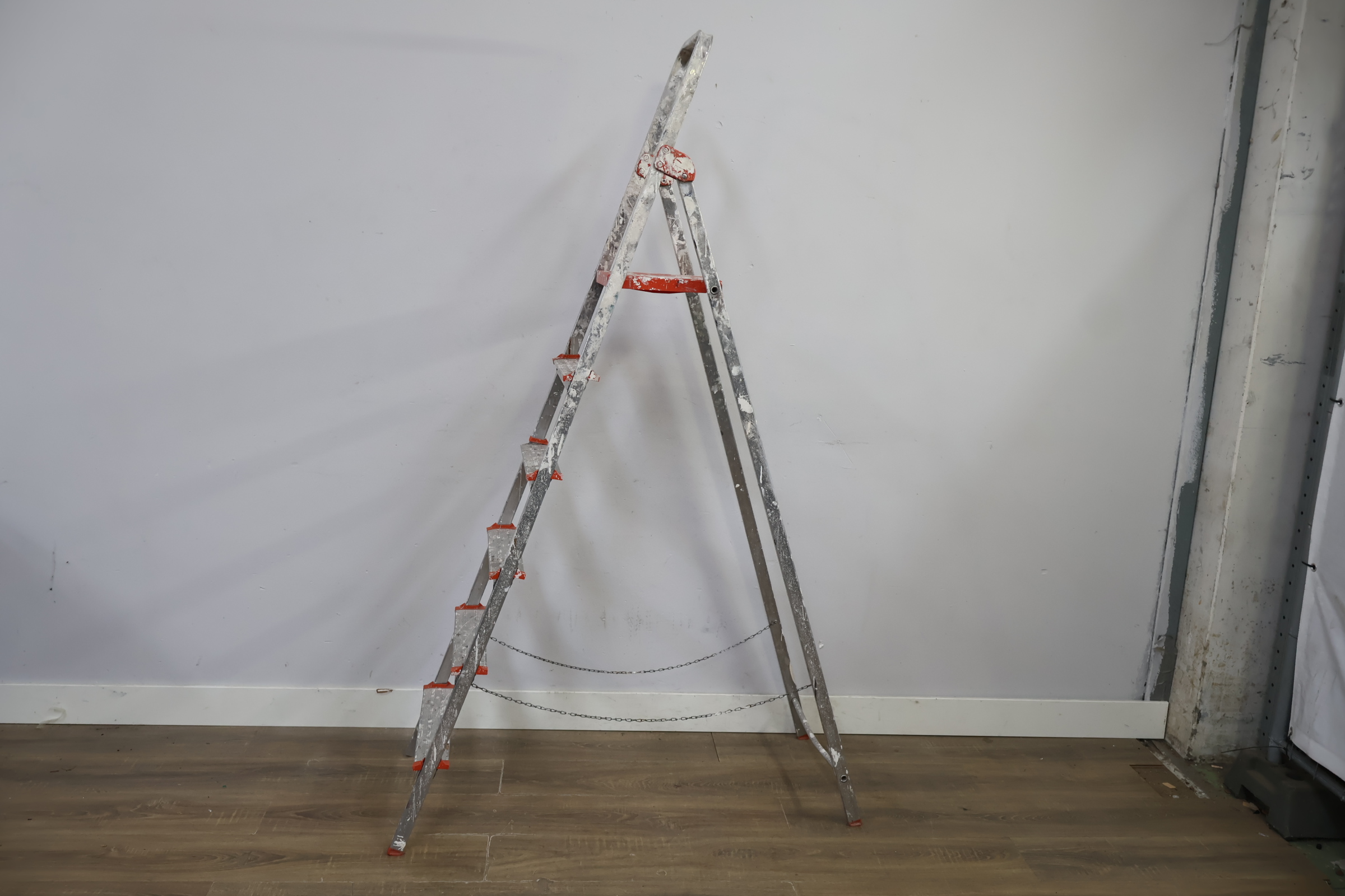 Aluminium zespits trapladder – foto 8 – kavel bij GSD Auctions, Zoeterwoude
